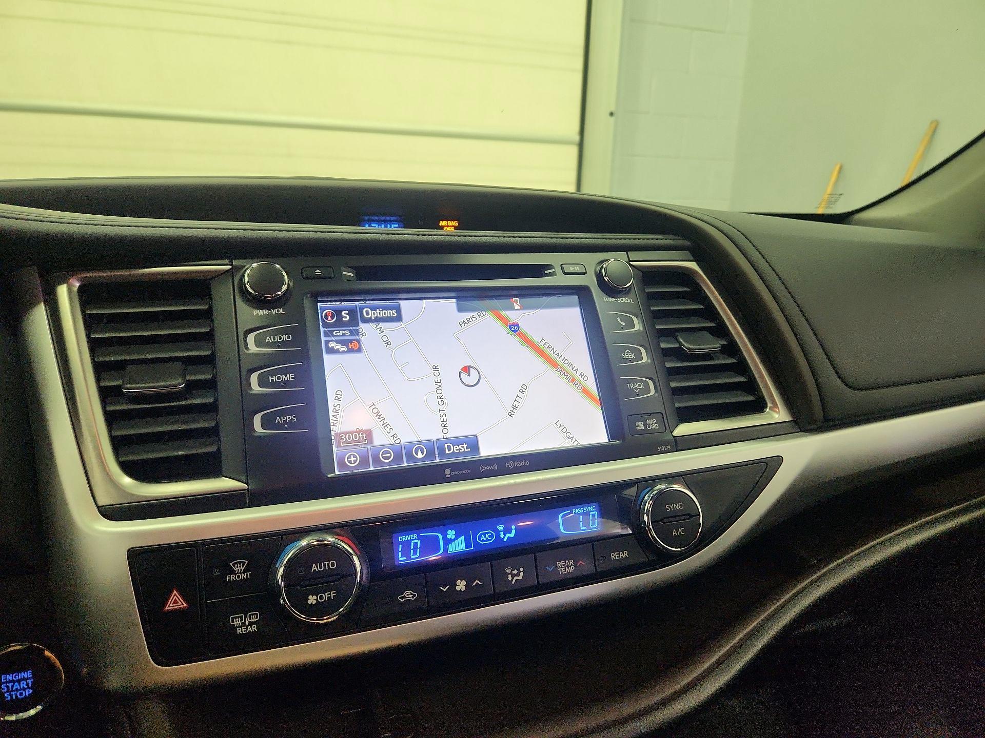 Thumbnail: 2018 Toyota Highlander - 14