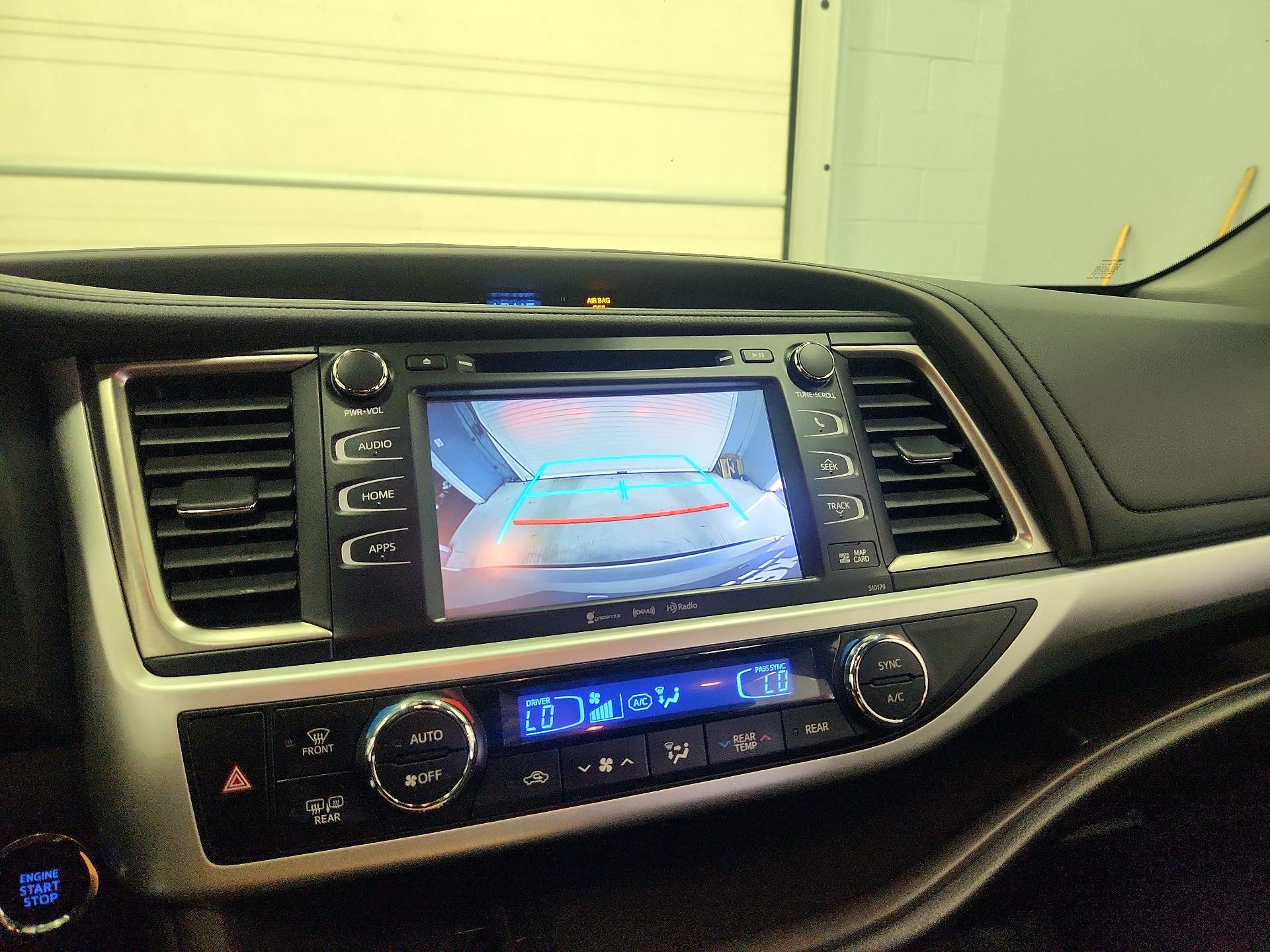 Thumbnail: 2018 Toyota Highlander - 15