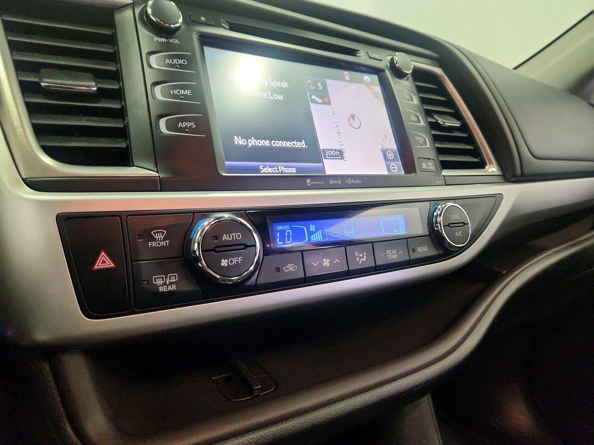 Thumbnail: 2018 Toyota Highlander - 17