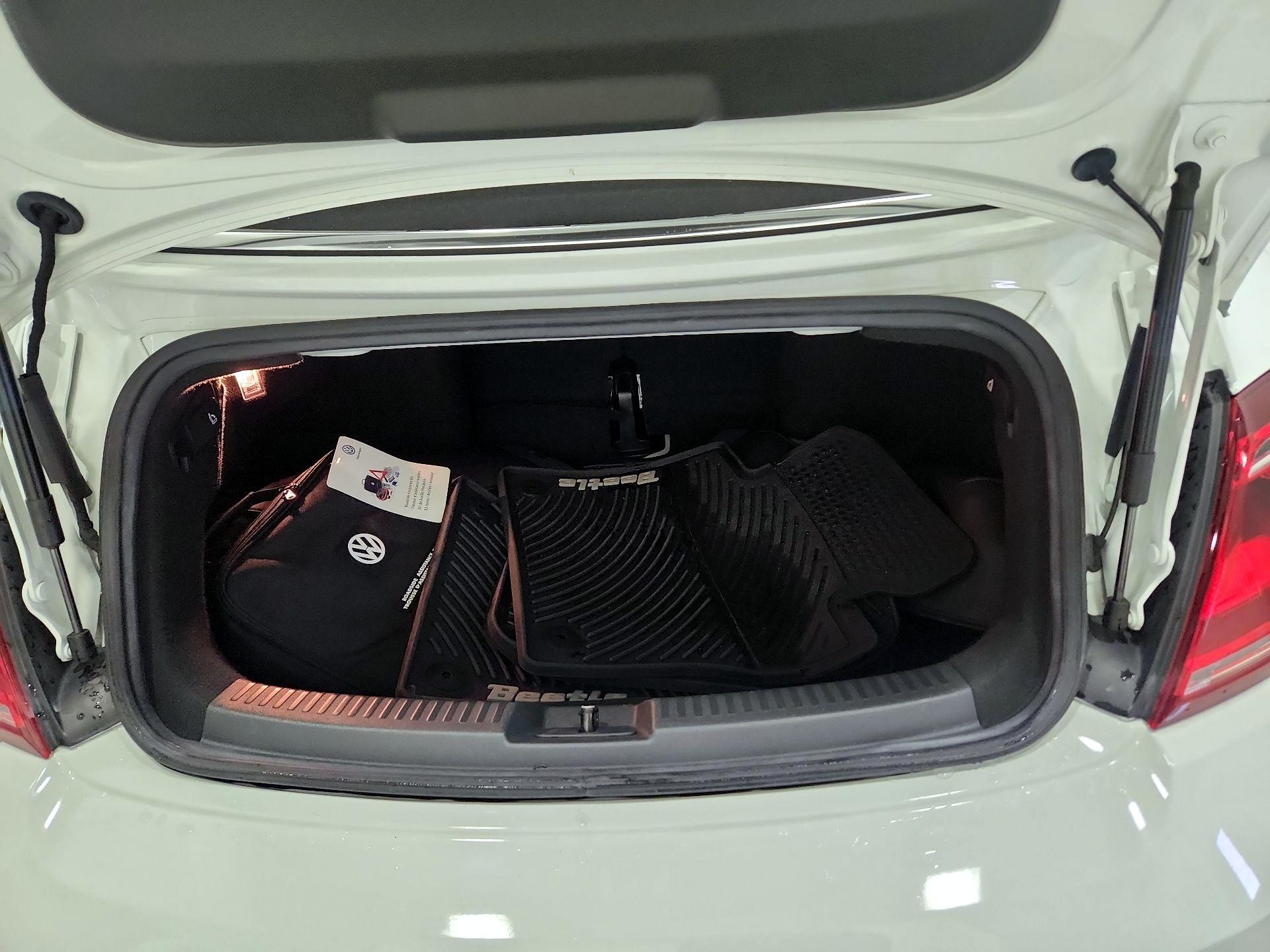 Thumbnail: 2019 Volkswagen Beetle - 20