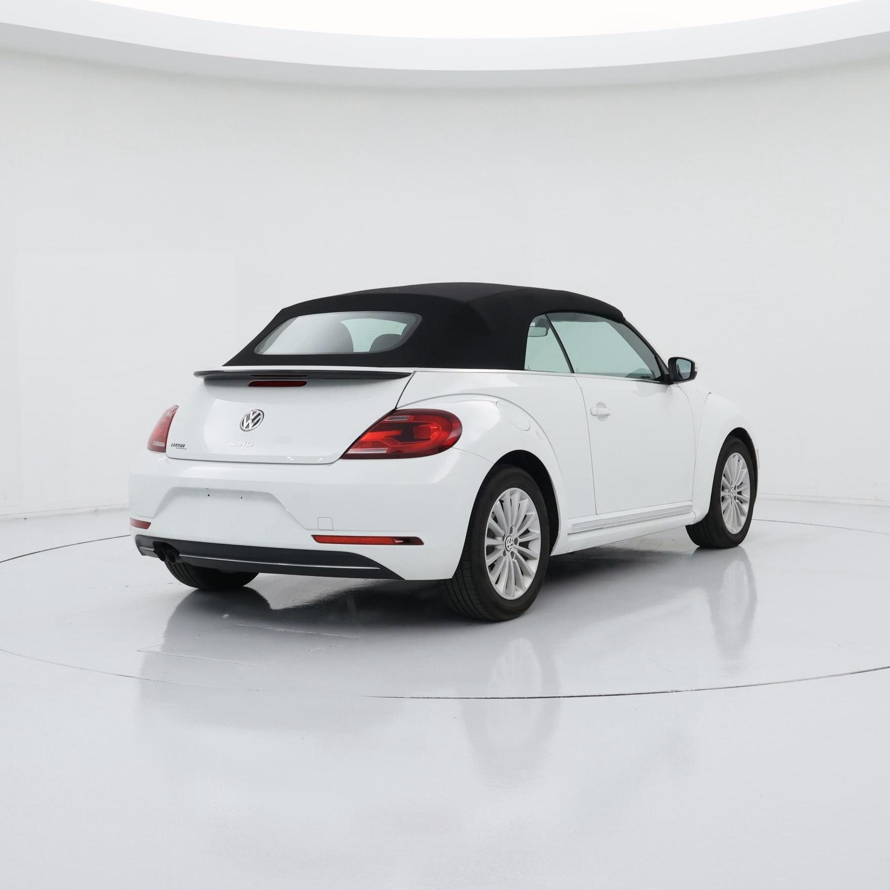 Thumbnail: 2019 Volkswagen Beetle - 8
