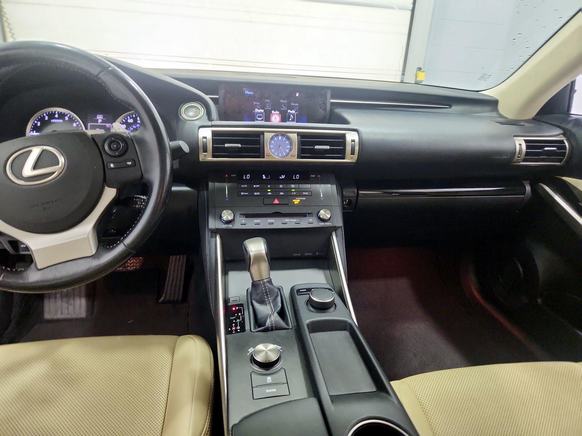 Thumbnail: 2015 Lexus IS - 9