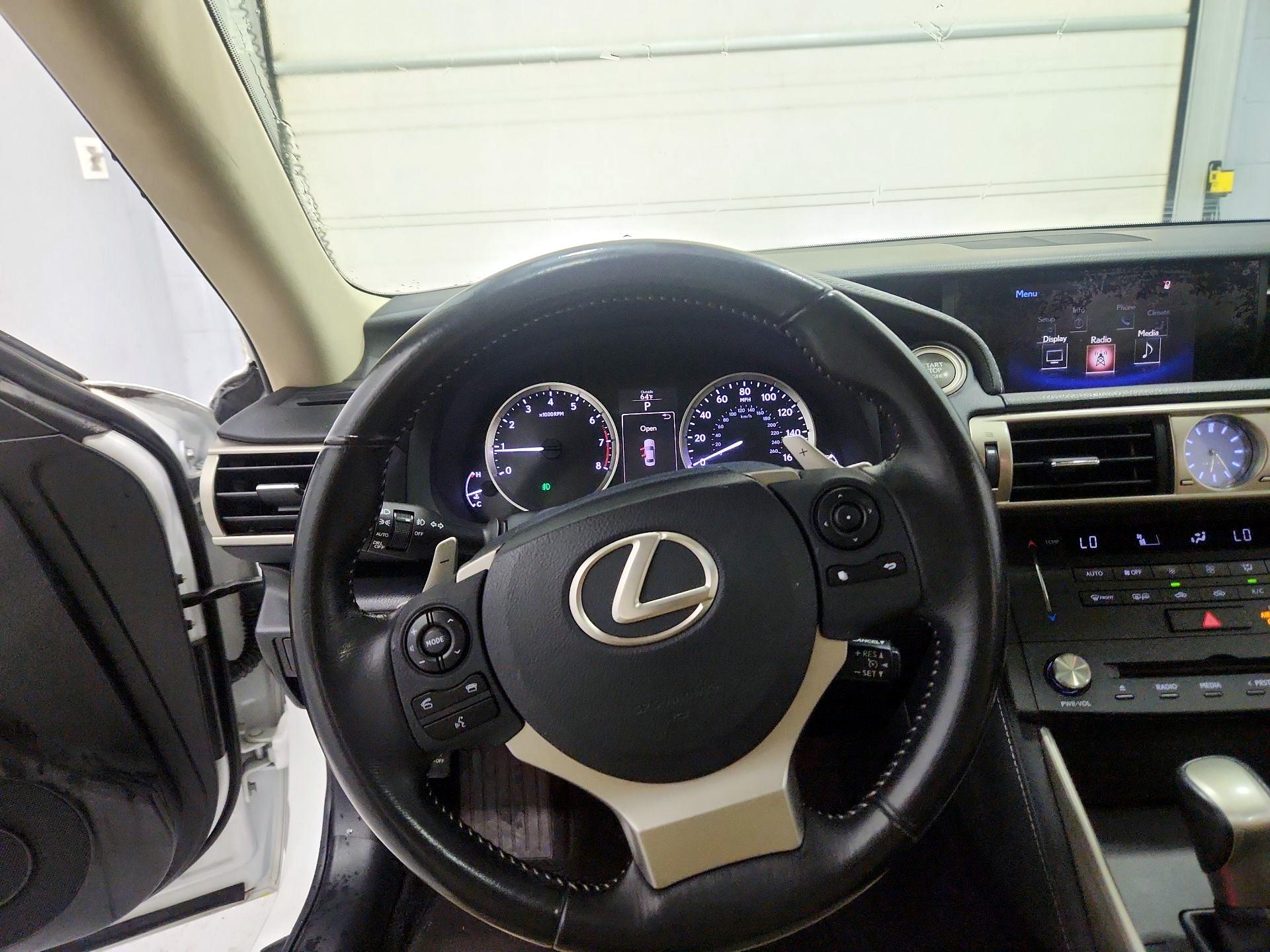 Thumbnail: 2015 Lexus IS - 10