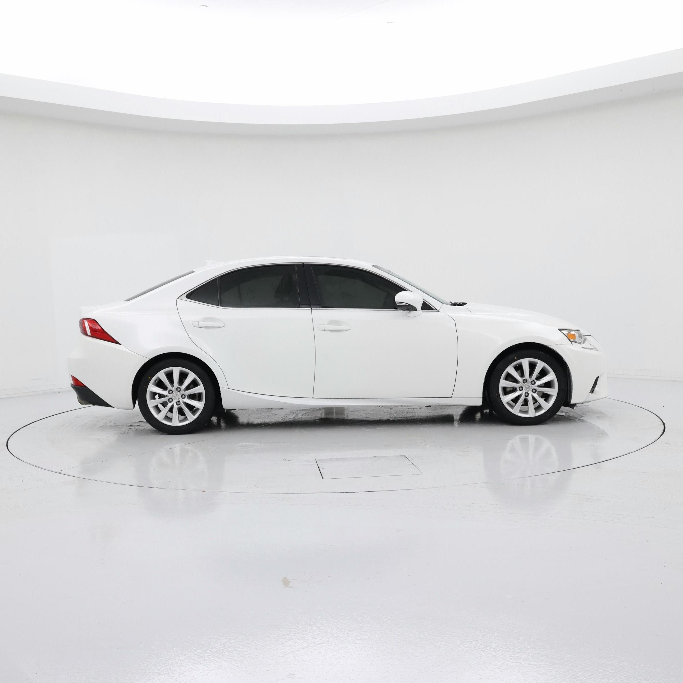 Thumbnail: 2015 Lexus IS - 7