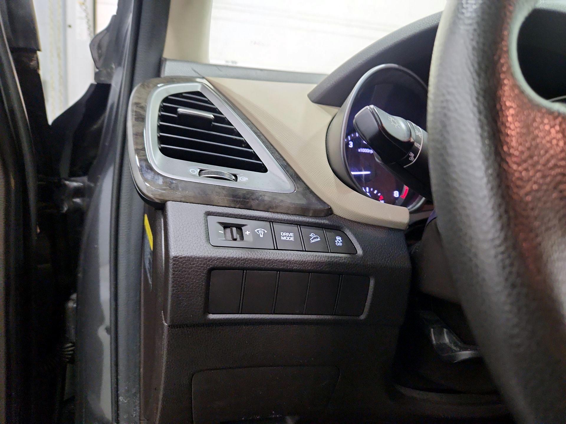 Thumbnail: 2018 Hyundai Santa Fe - 13