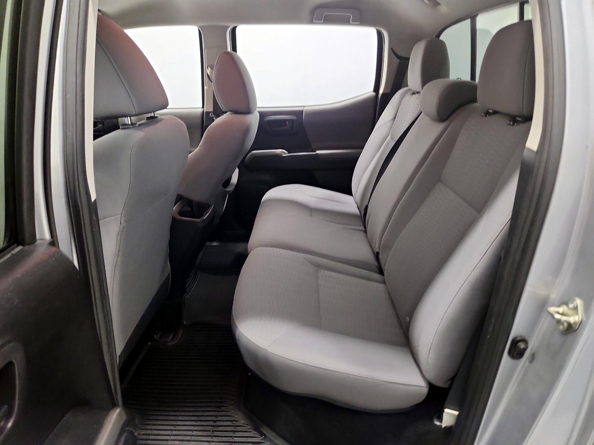 Thumbnail: 2019 Toyota Tacoma - 20