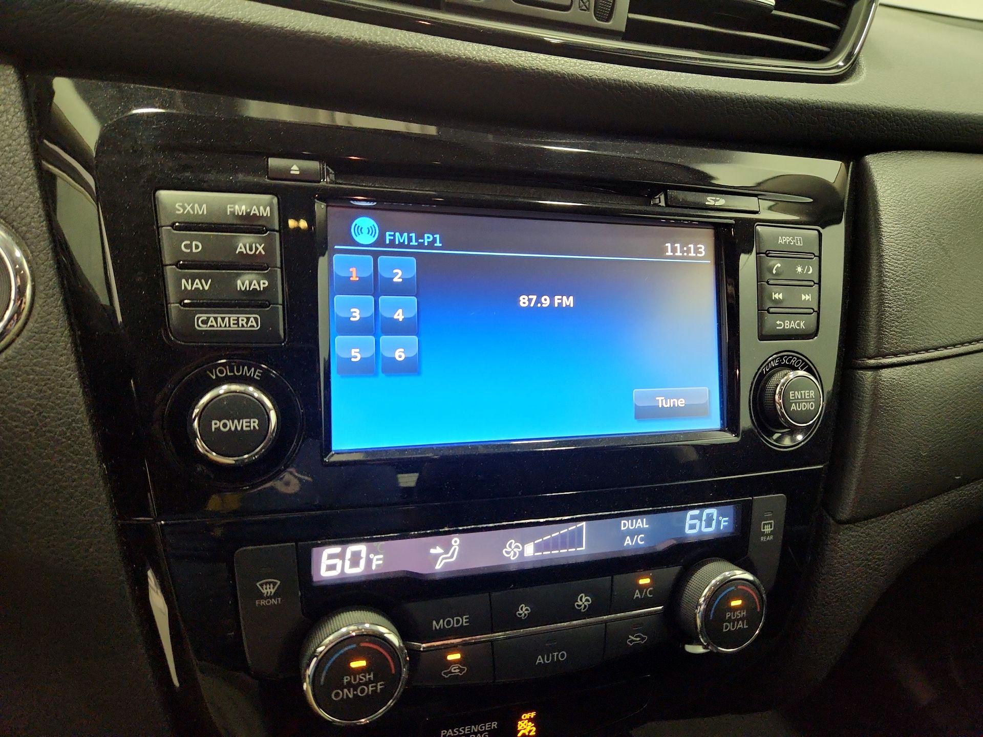 Thumbnail: 2017 Nissan Rogue - 16