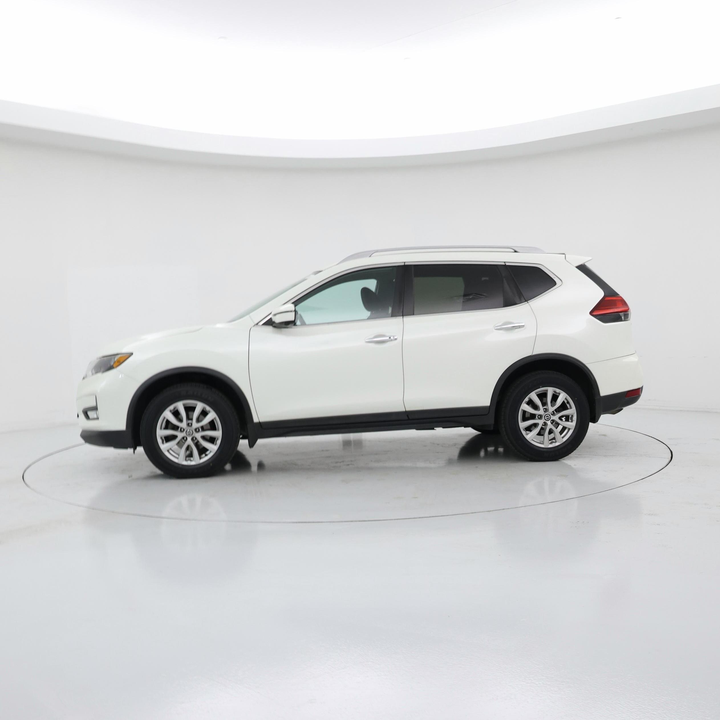 Thumbnail: 2017 Nissan Rogue - 3