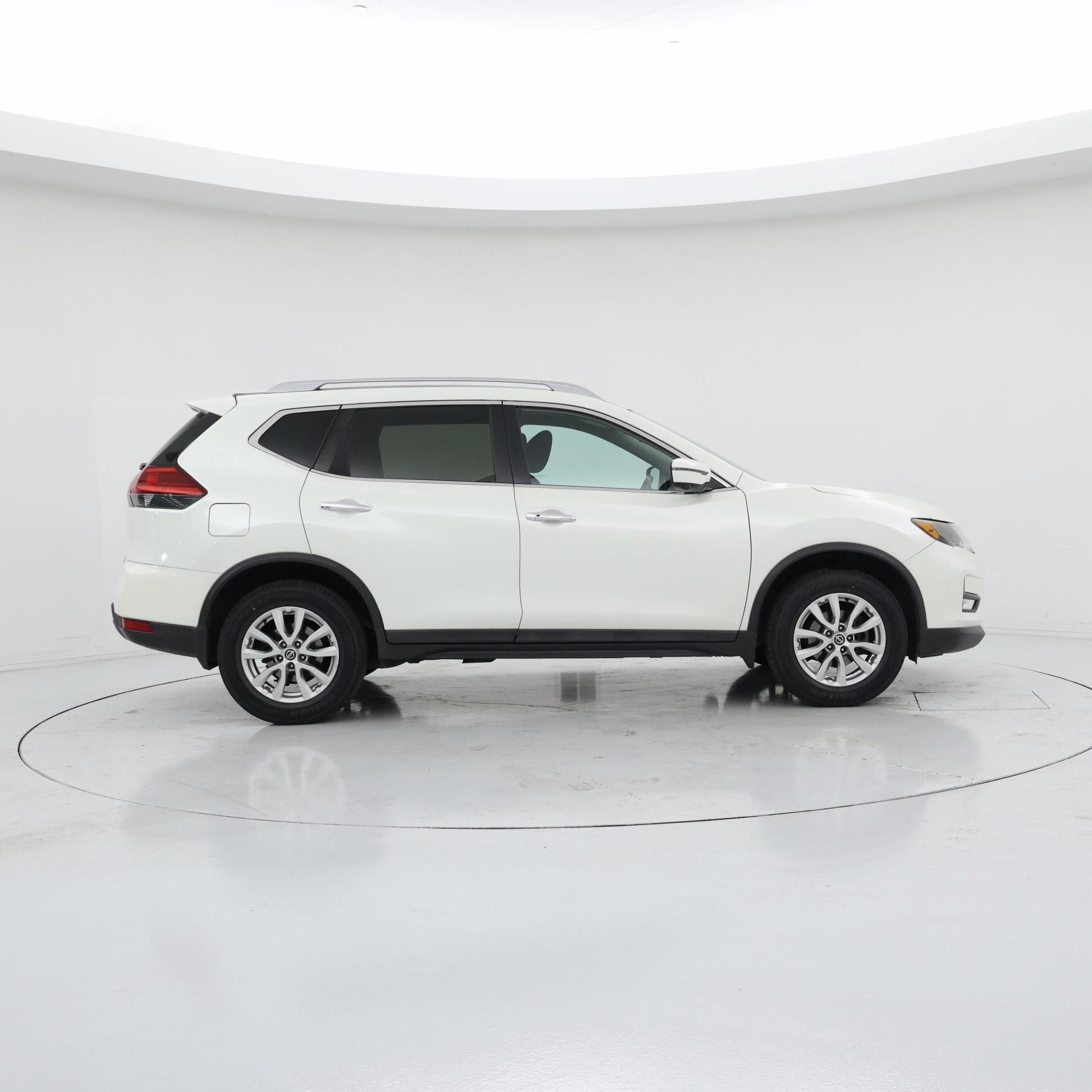 Thumbnail: 2017 Nissan Rogue - 7