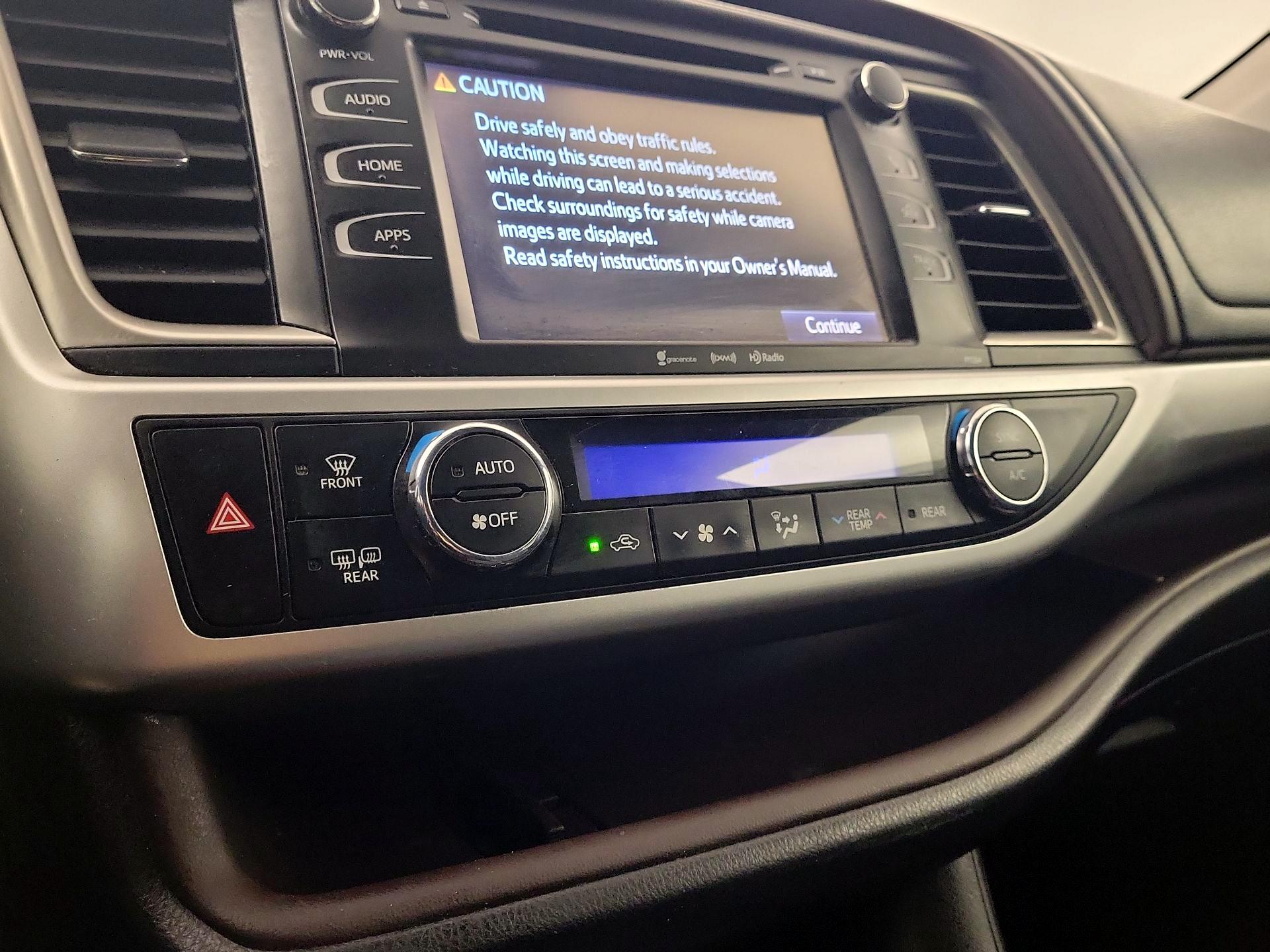 Thumbnail: 2016 Toyota Highlander - 14