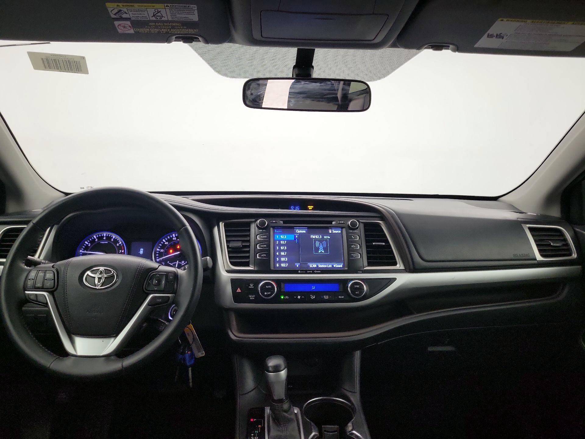 Thumbnail: 2016 Toyota Highlander - 8