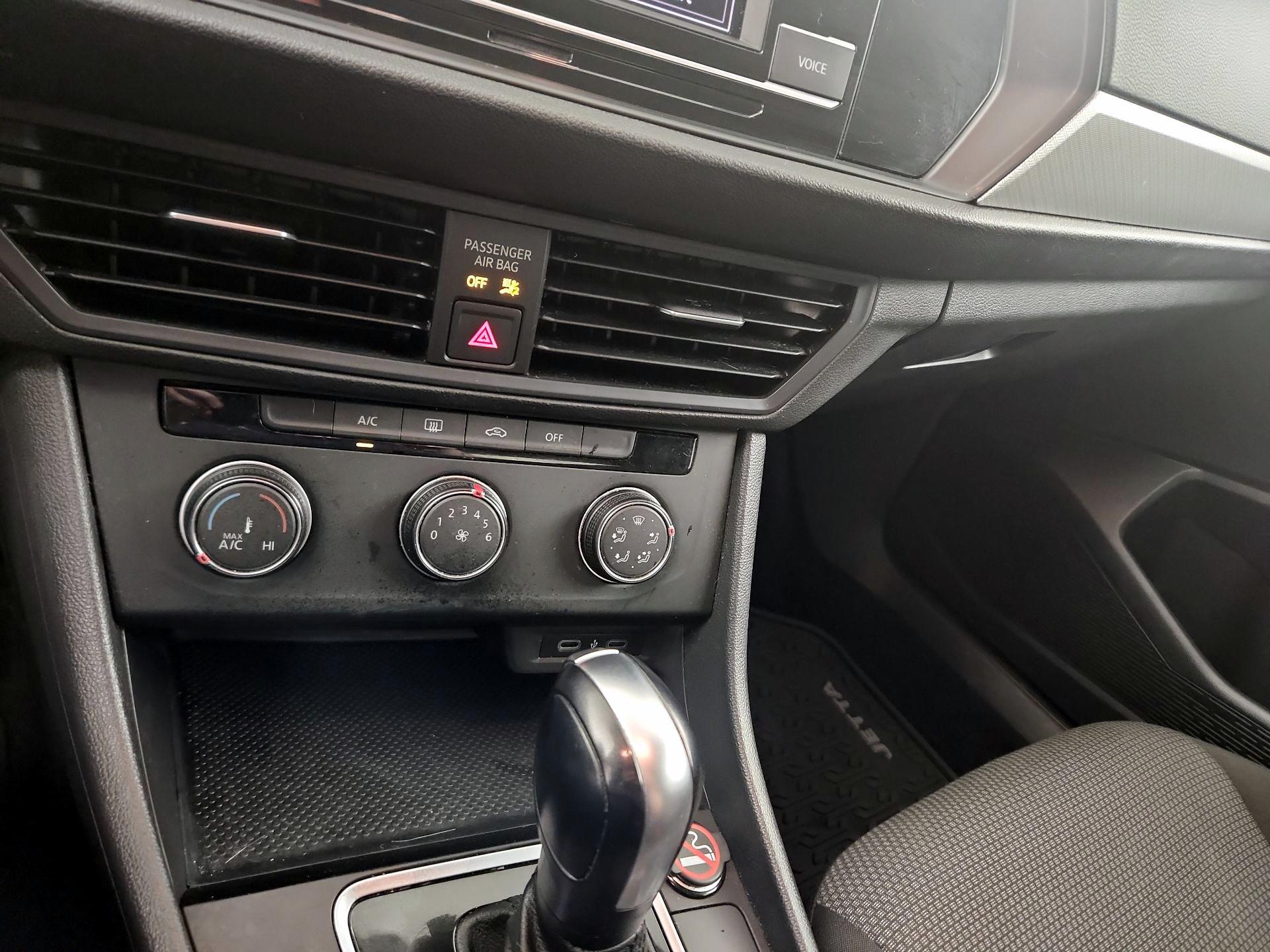 Thumbnail: 2020 Volkswagen Jetta - 14