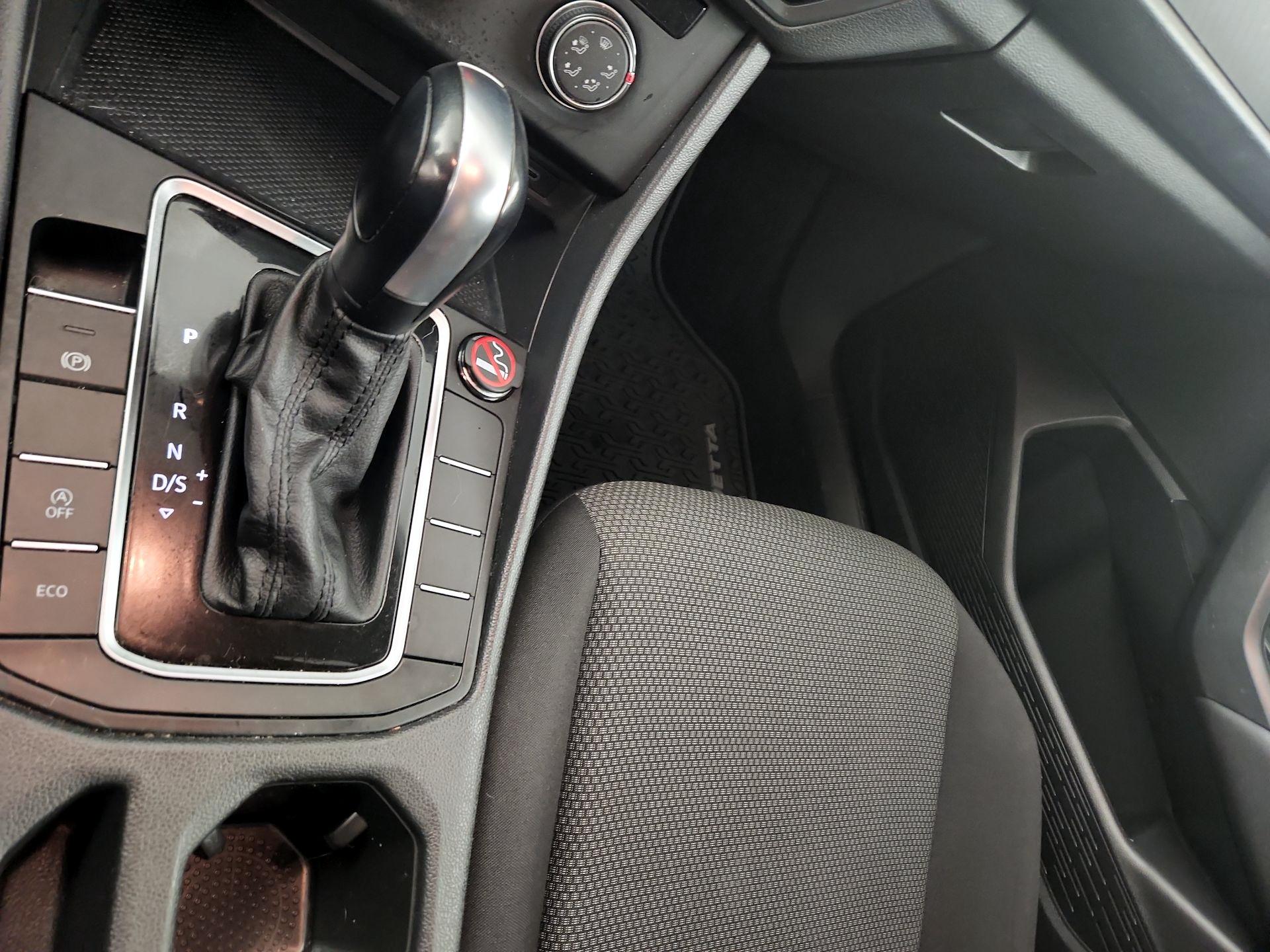 Thumbnail: 2020 Volkswagen Jetta - 15