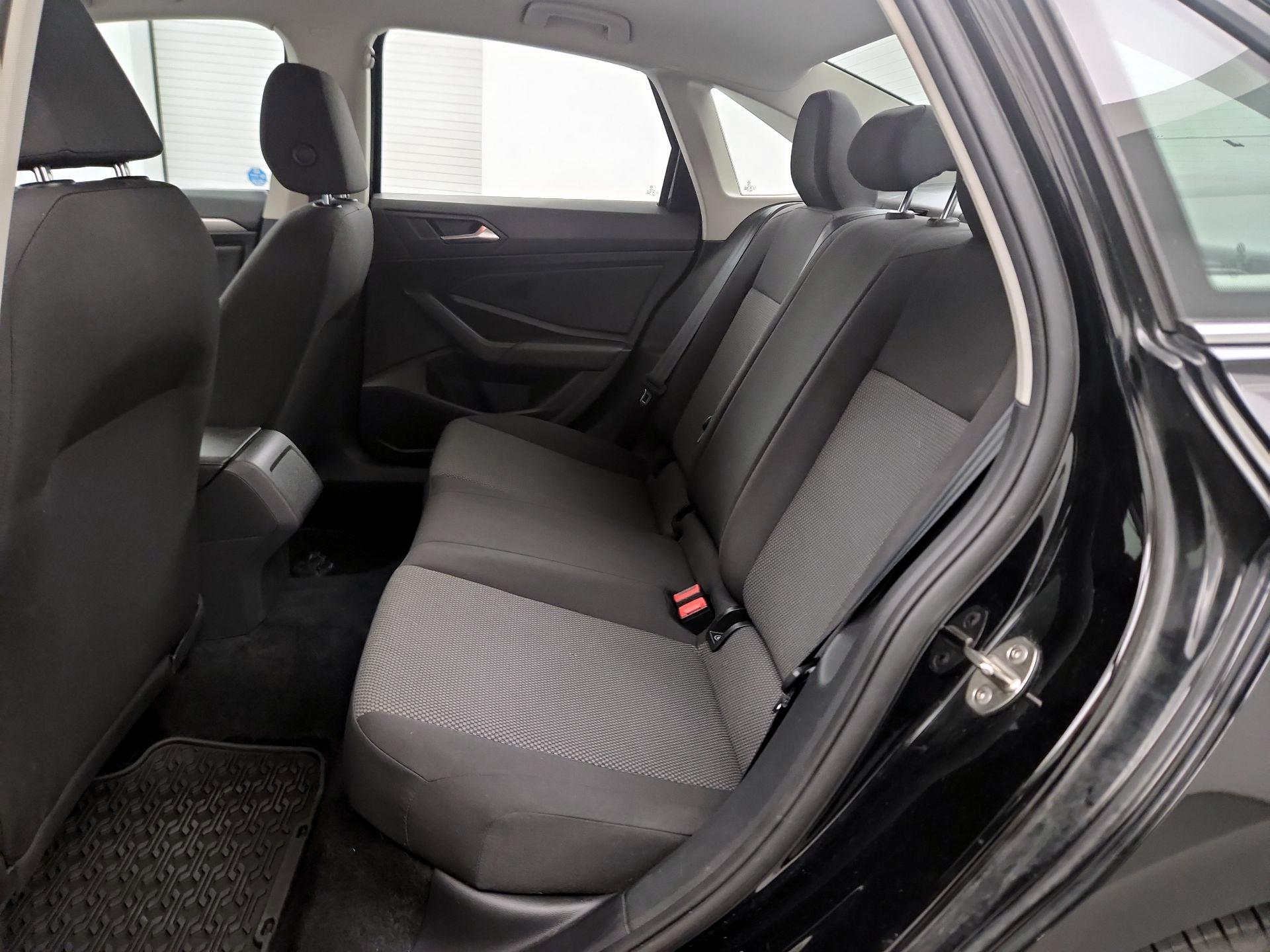 Thumbnail: 2020 Volkswagen Jetta - 17