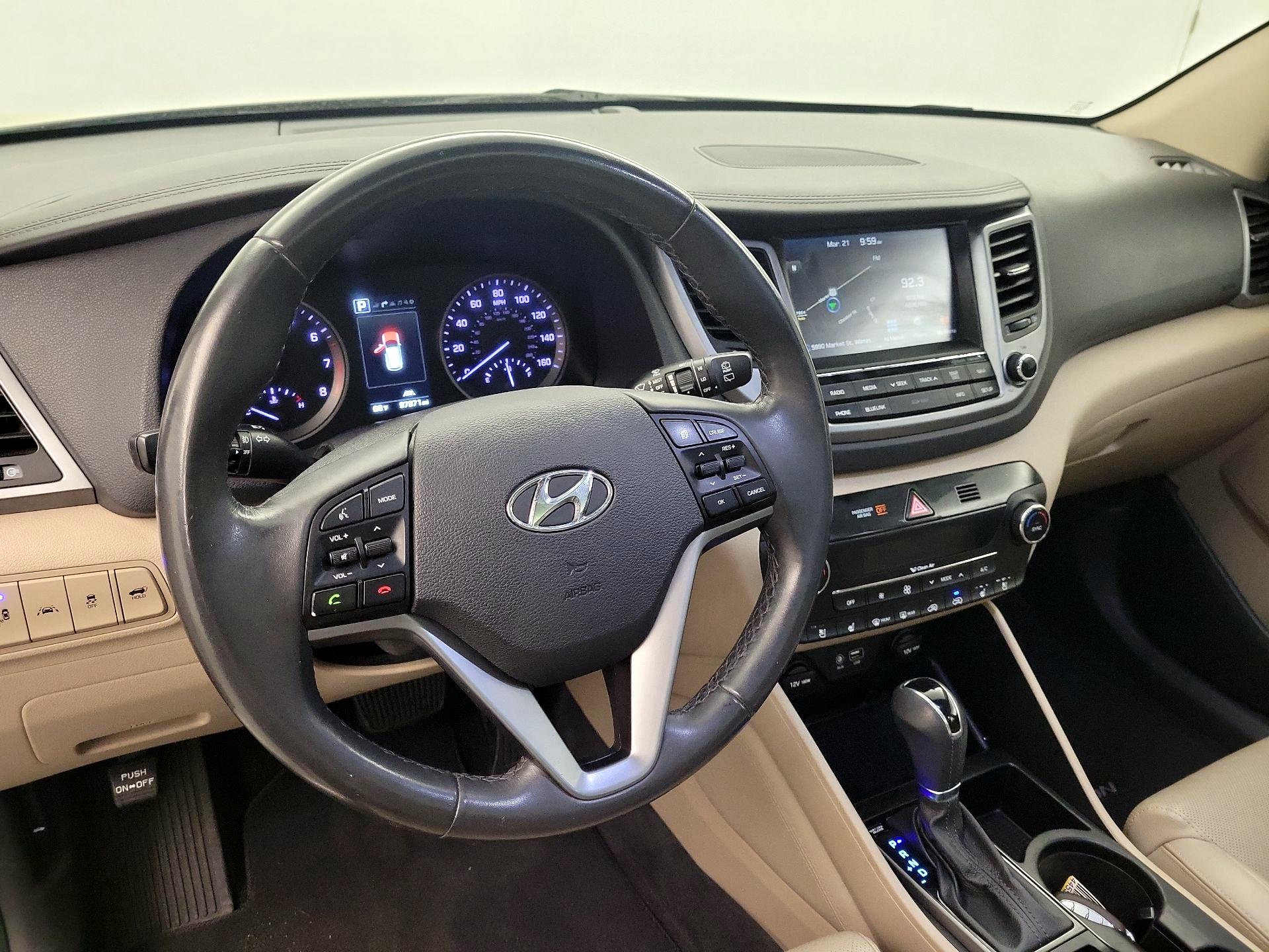 Thumbnail: 2016 Hyundai Tucson - 9