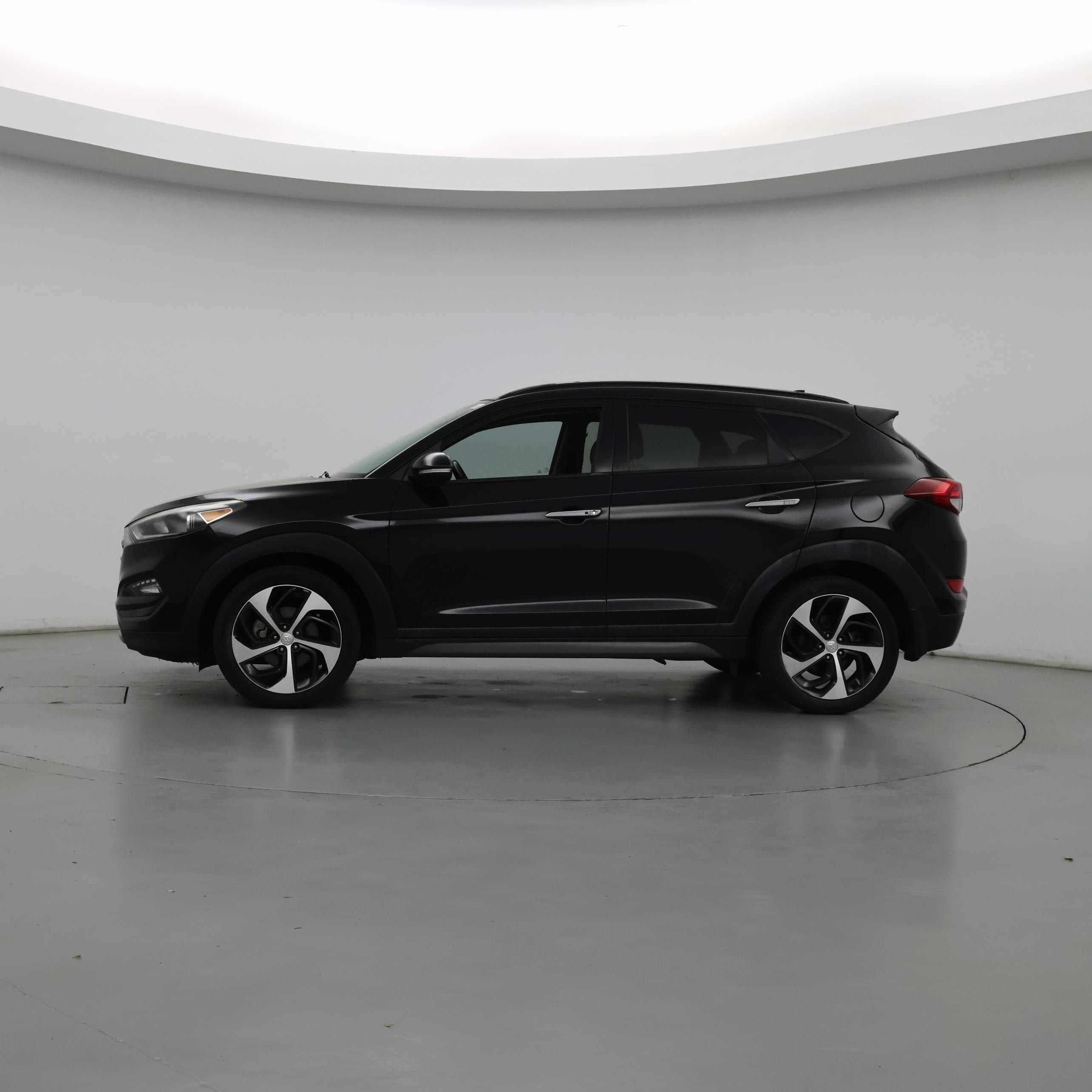 Thumbnail: 2016 Hyundai Tucson - 3