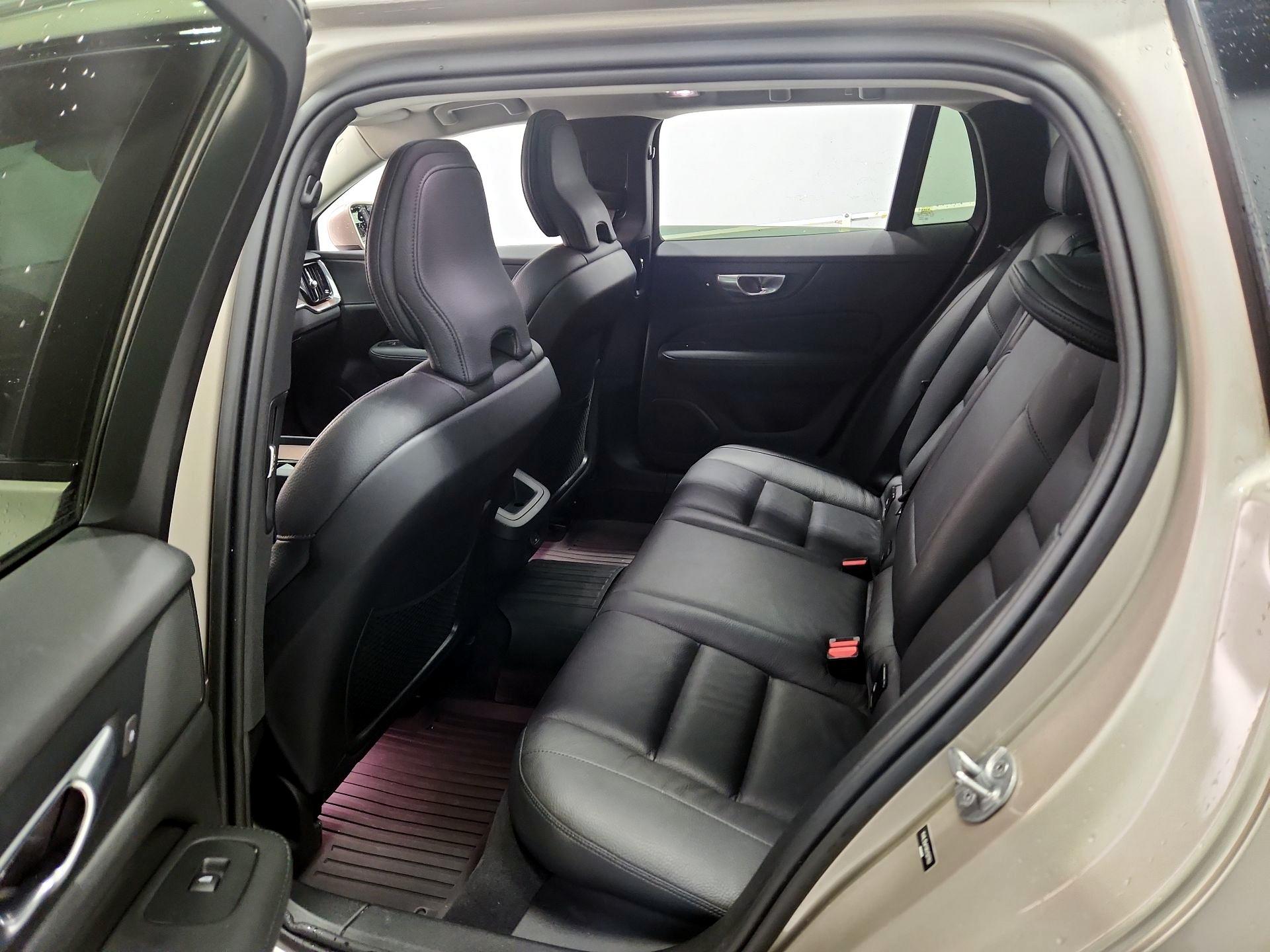 Thumbnail: 2024 Volvo S60 - 19