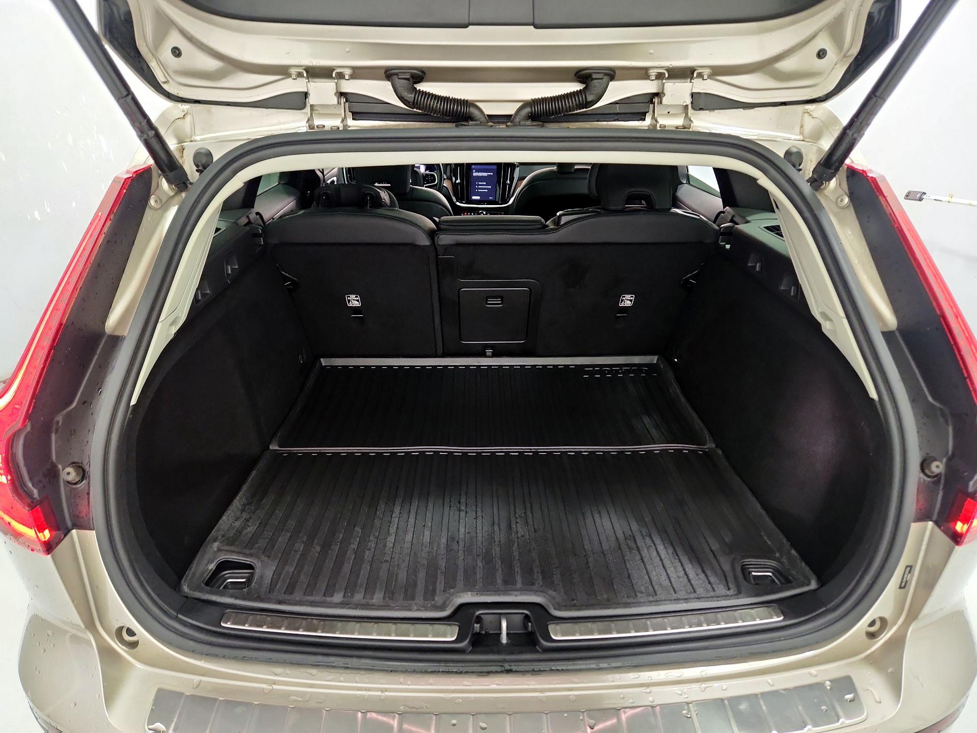 Thumbnail: 2024 Volvo S60 - 20