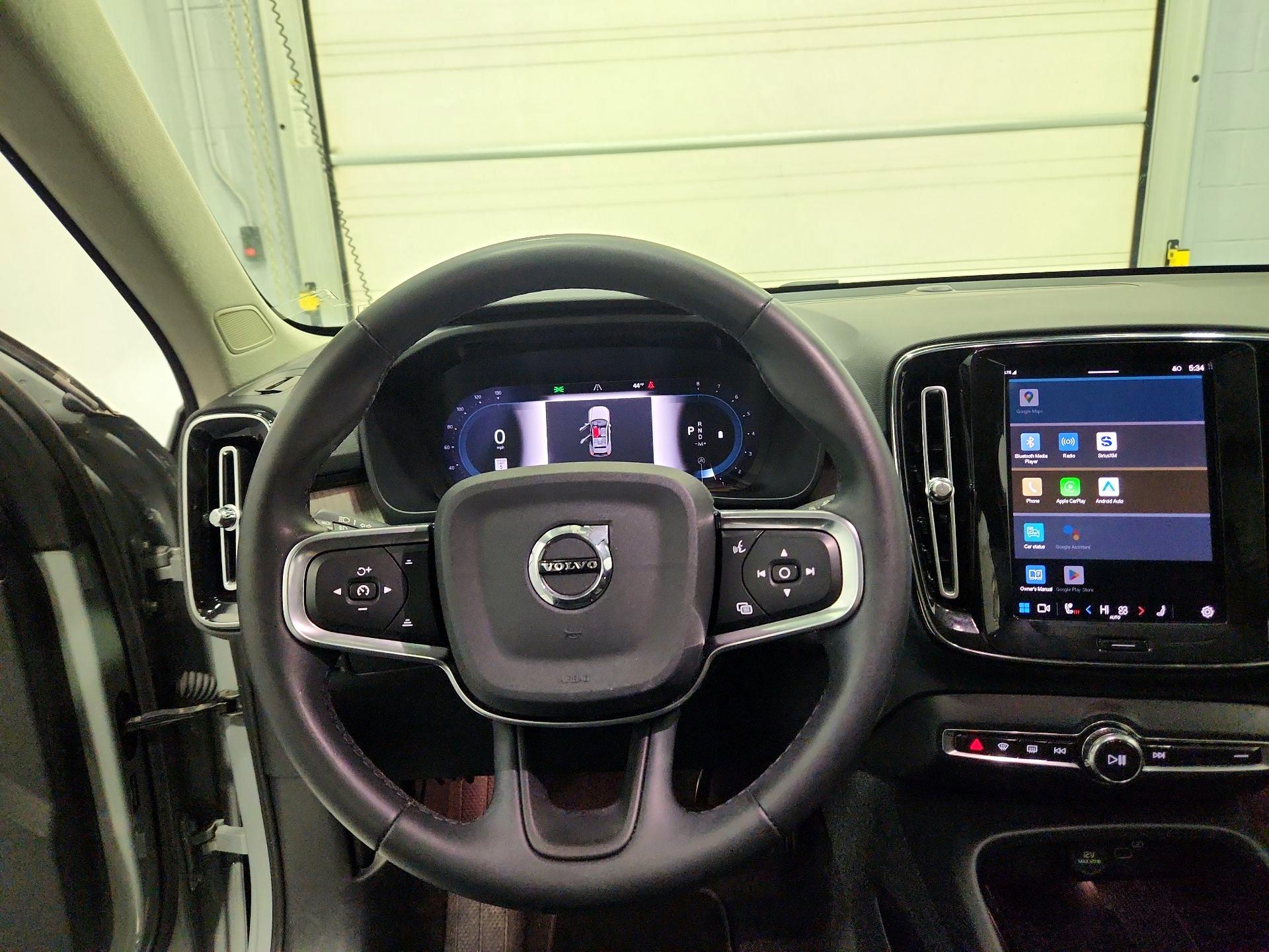 Thumbnail: 2024 Volvo XC40 - 10