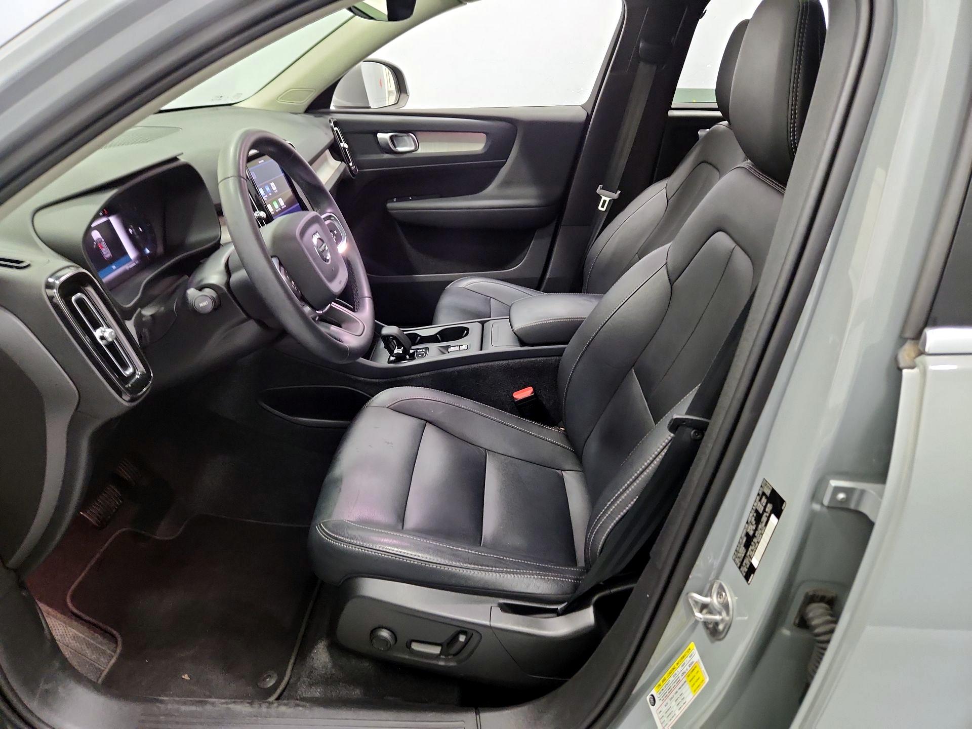 Thumbnail: 2024 Volvo XC40 - 11