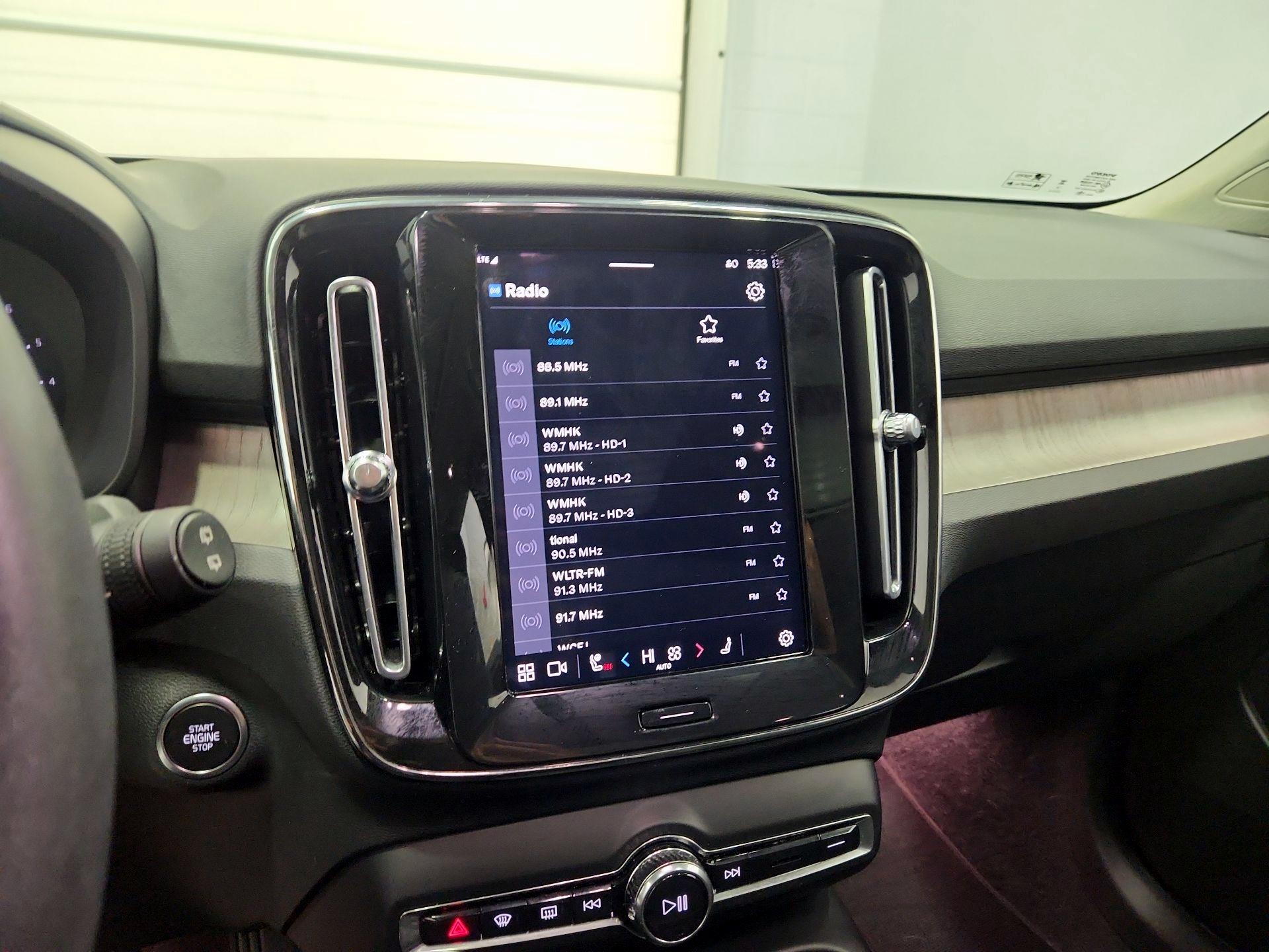 Thumbnail: 2024 Volvo XC40 - 15