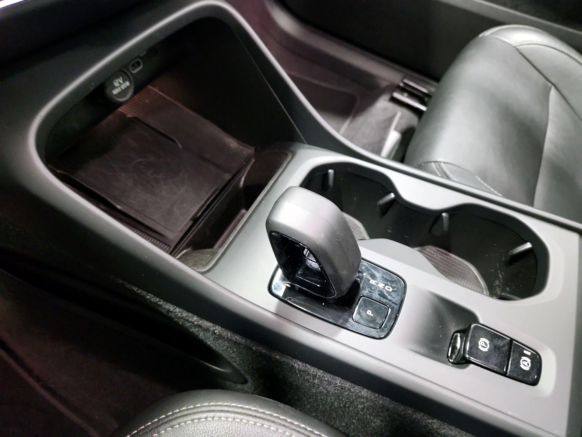 Thumbnail: 2024 Volvo XC40 - 17