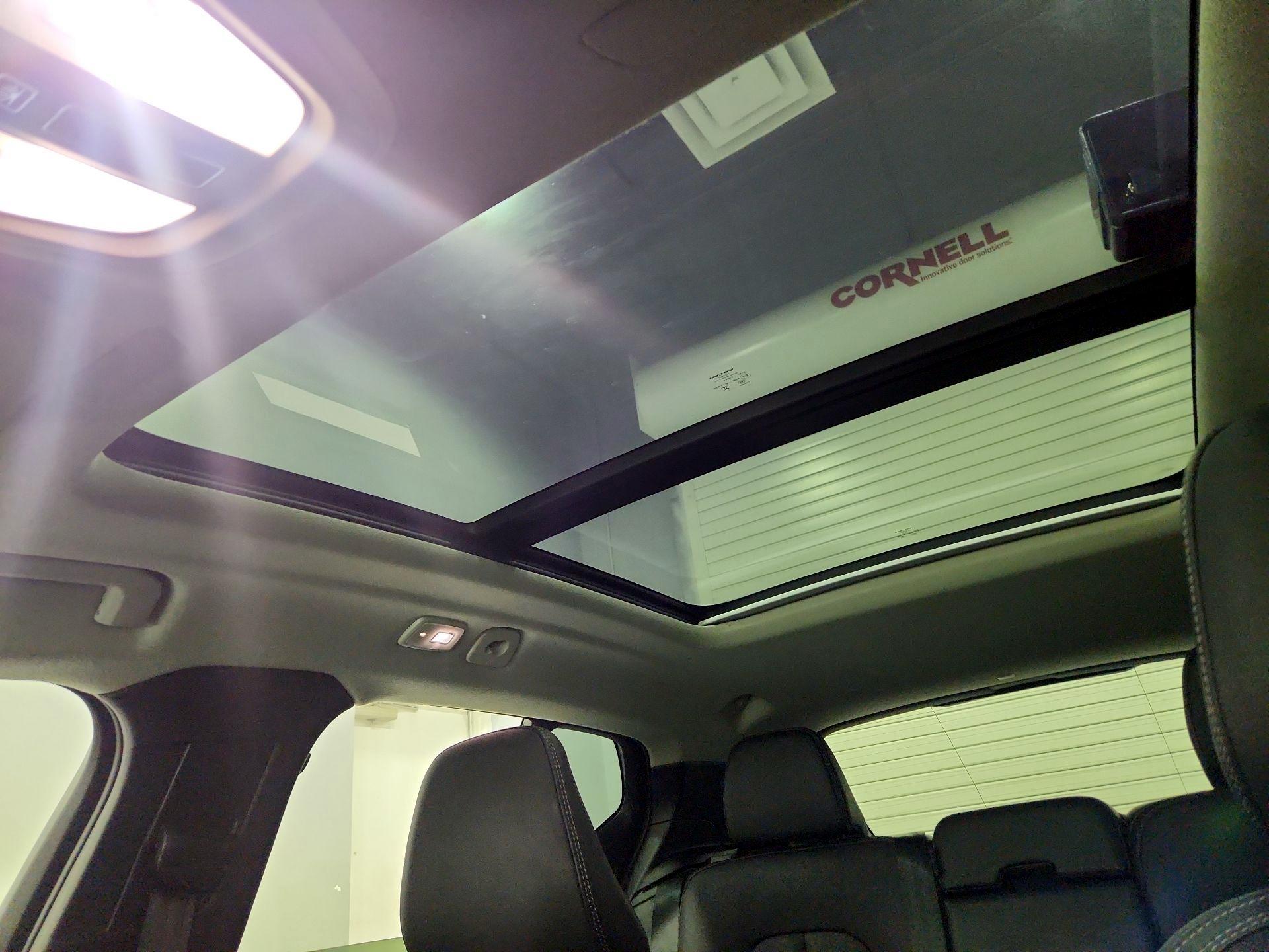 Thumbnail: 2024 Volvo XC40 - 19