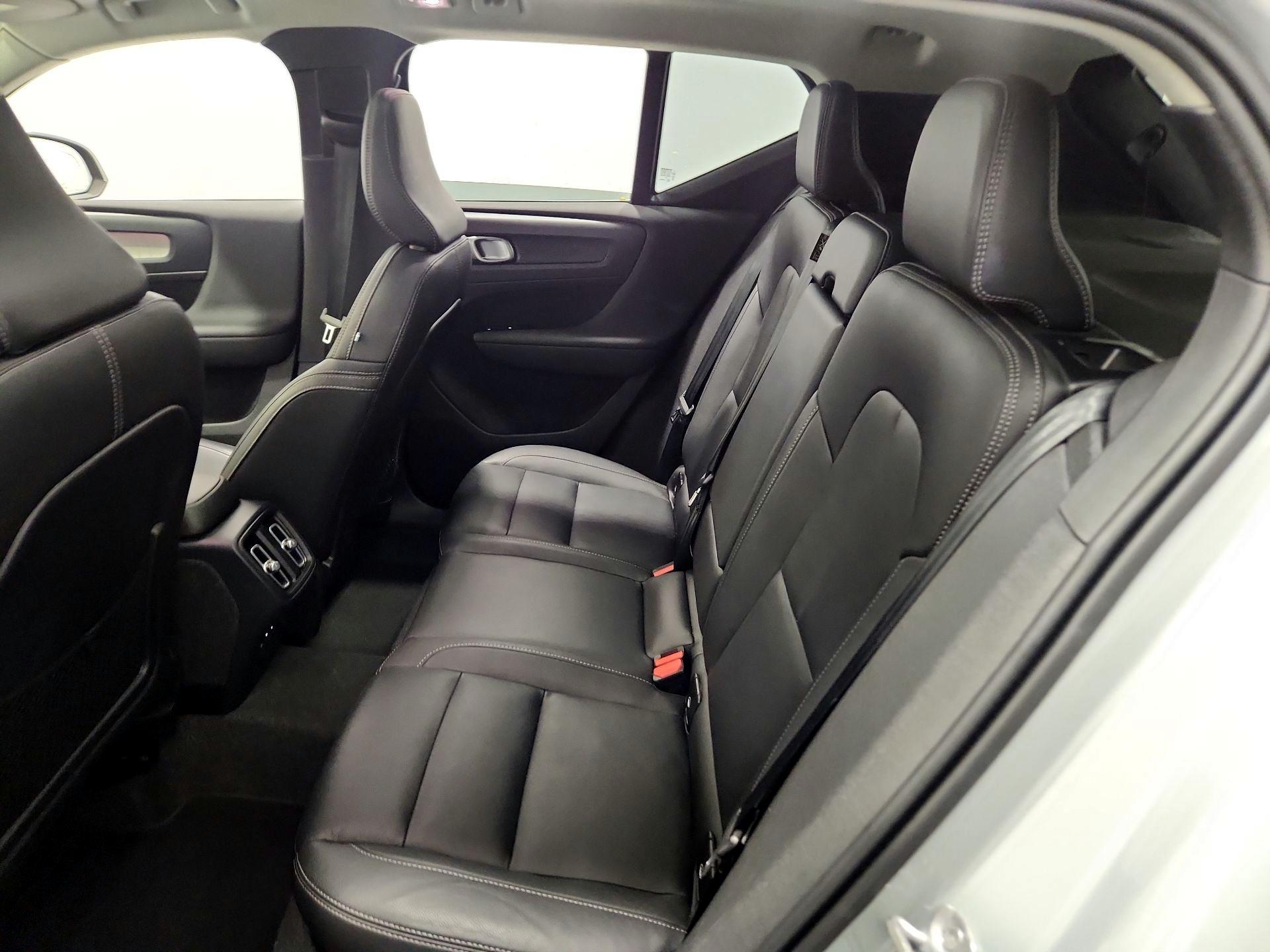 Thumbnail: 2024 Volvo XC40 - 20