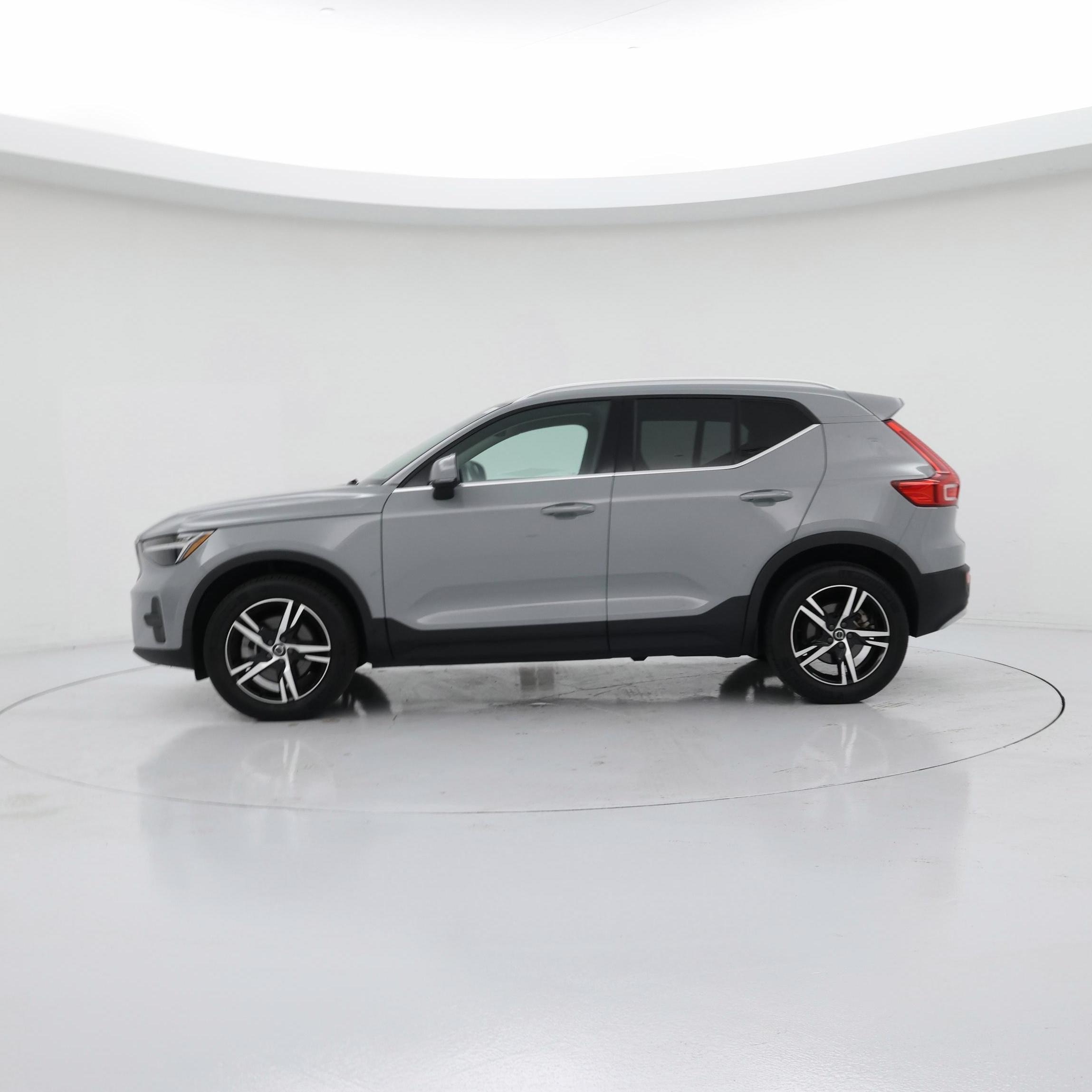 Thumbnail: 2024 Volvo XC40 - 3