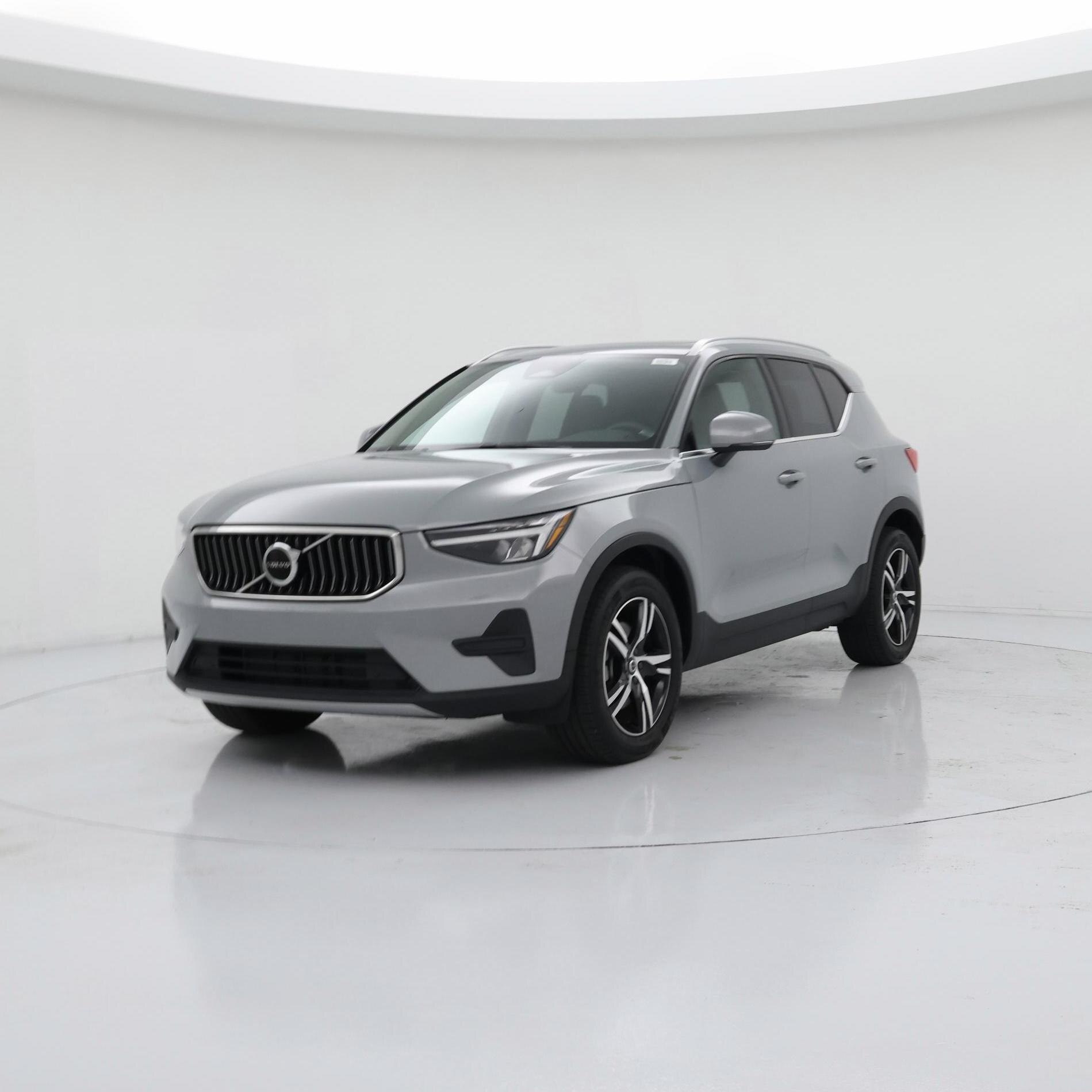 Thumbnail: 2024 Volvo XC40 - 4