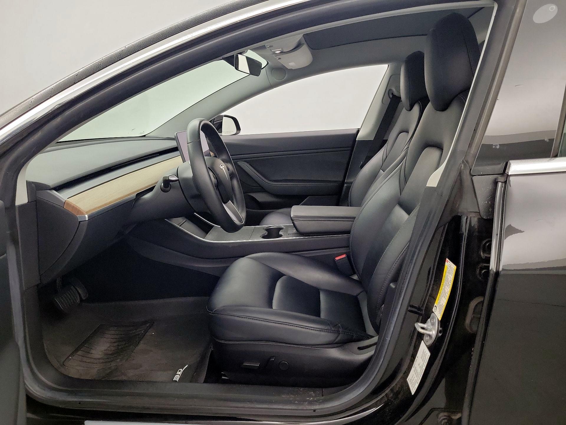 Thumbnail: 2019 Tesla Model 3 - 11