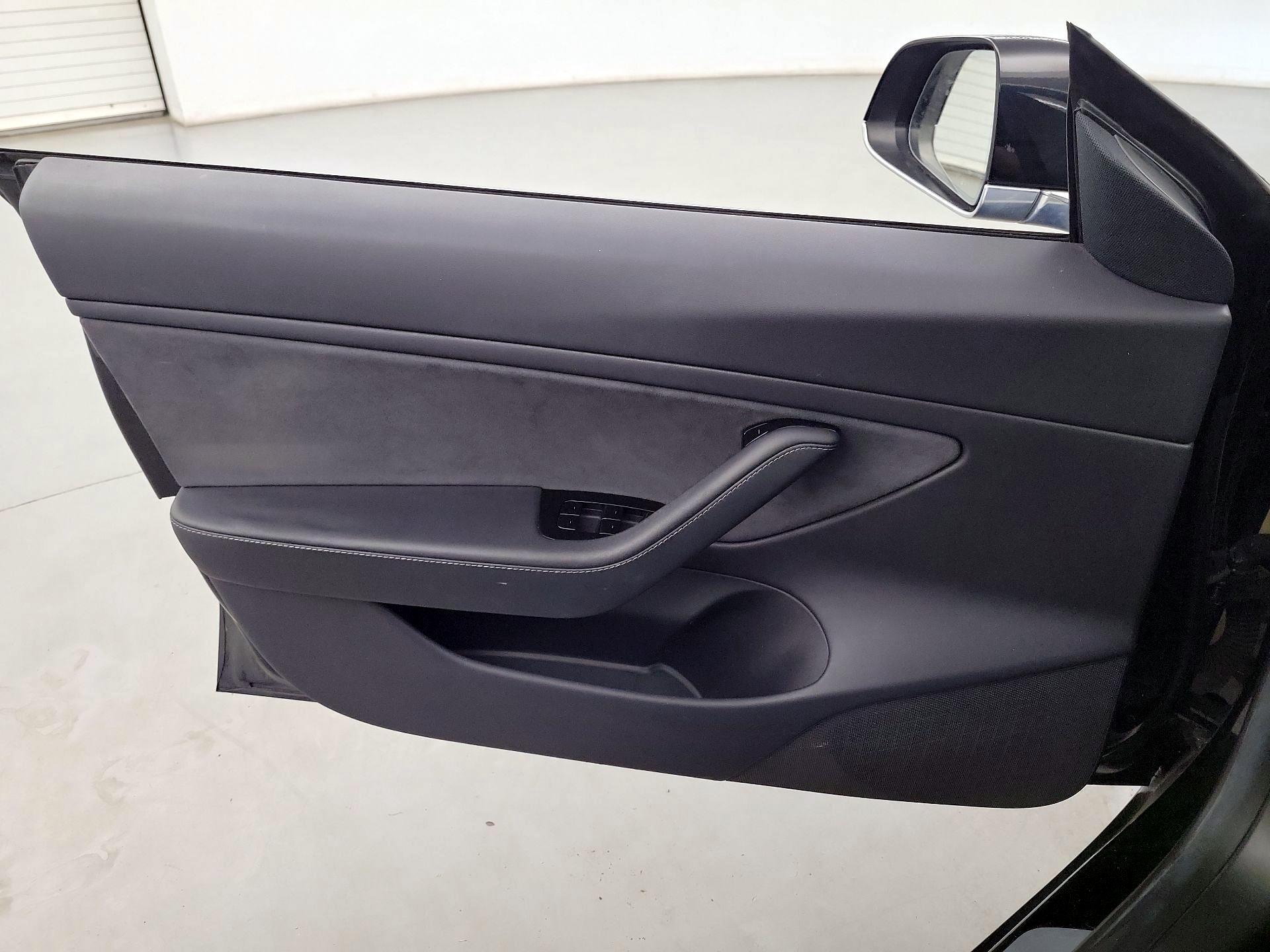 Thumbnail: 2019 Tesla Model 3 - 12