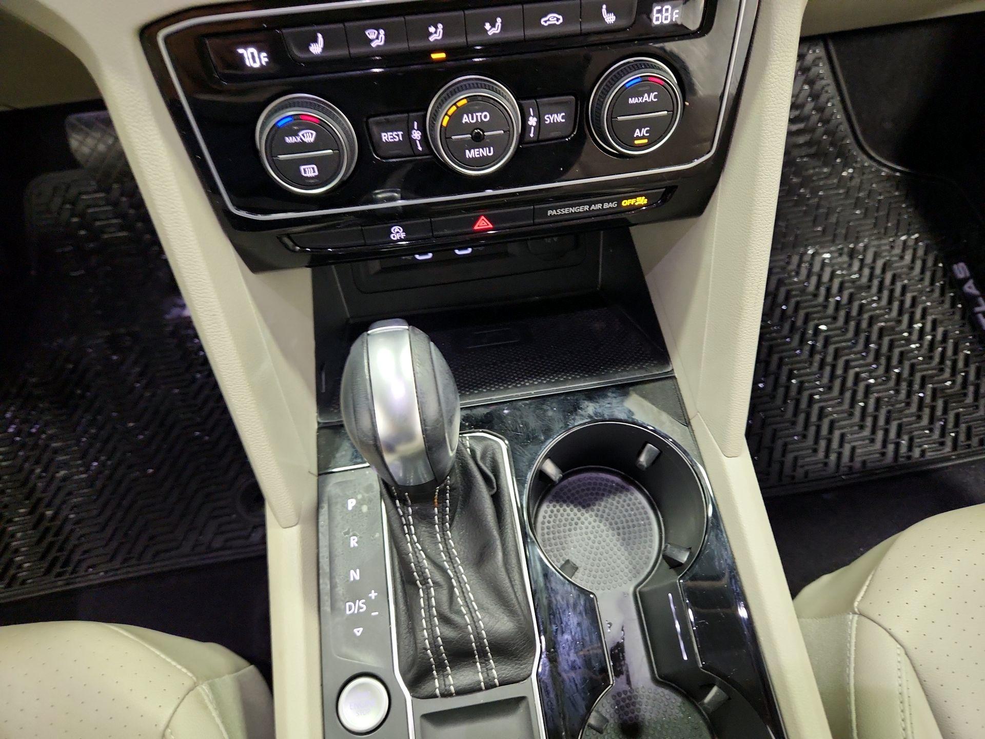 Thumbnail: 2021 Volkswagen Atlas - 18