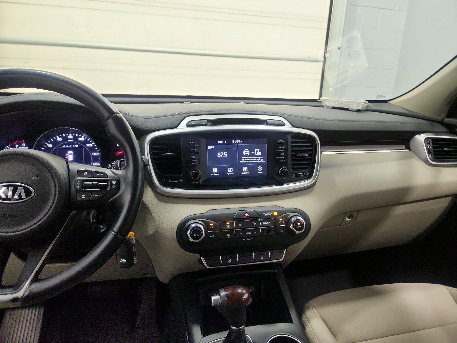 Thumbnail: 2018 Kia Sorento - 9