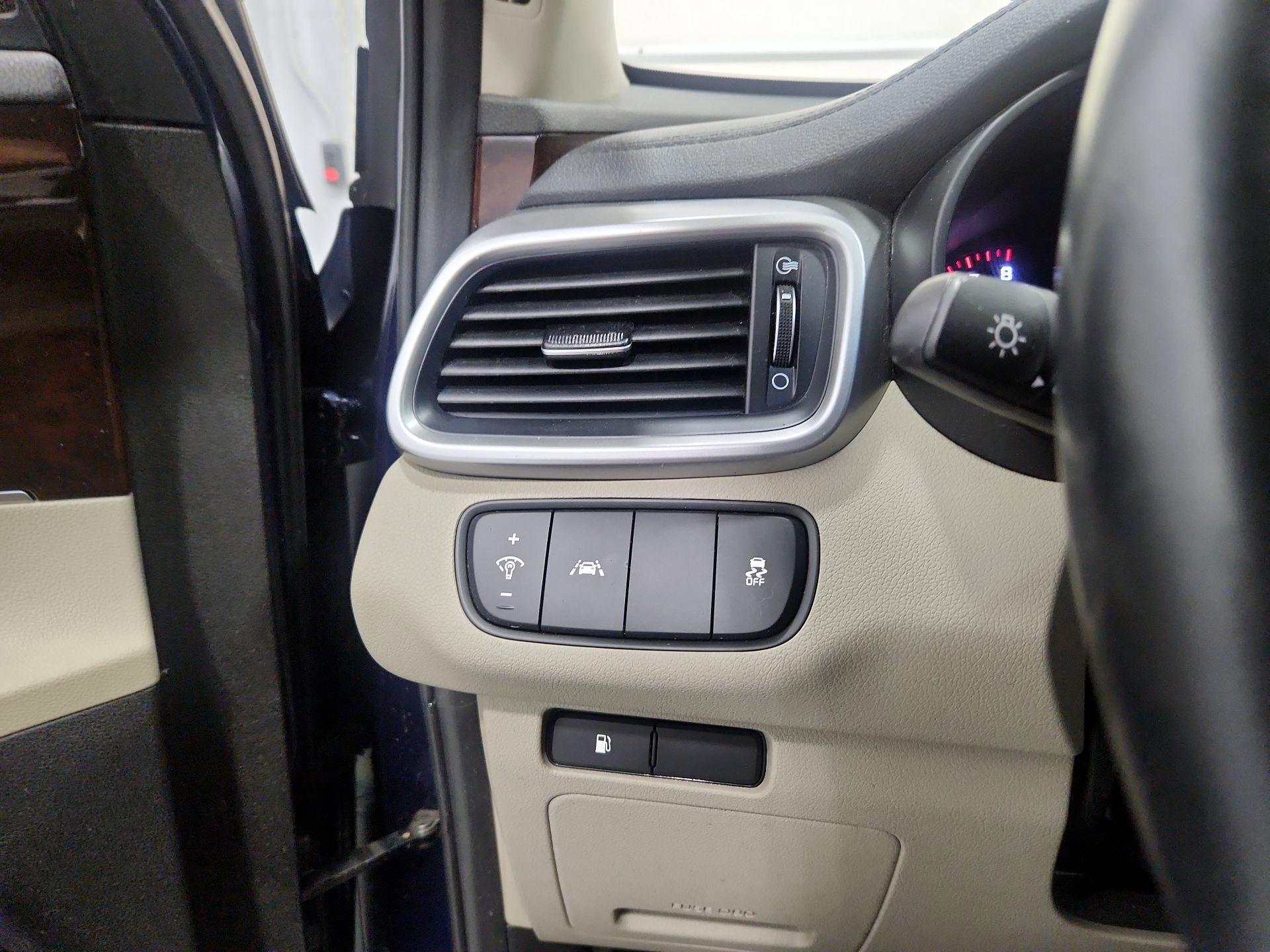 Thumbnail: 2018 Kia Sorento - 13