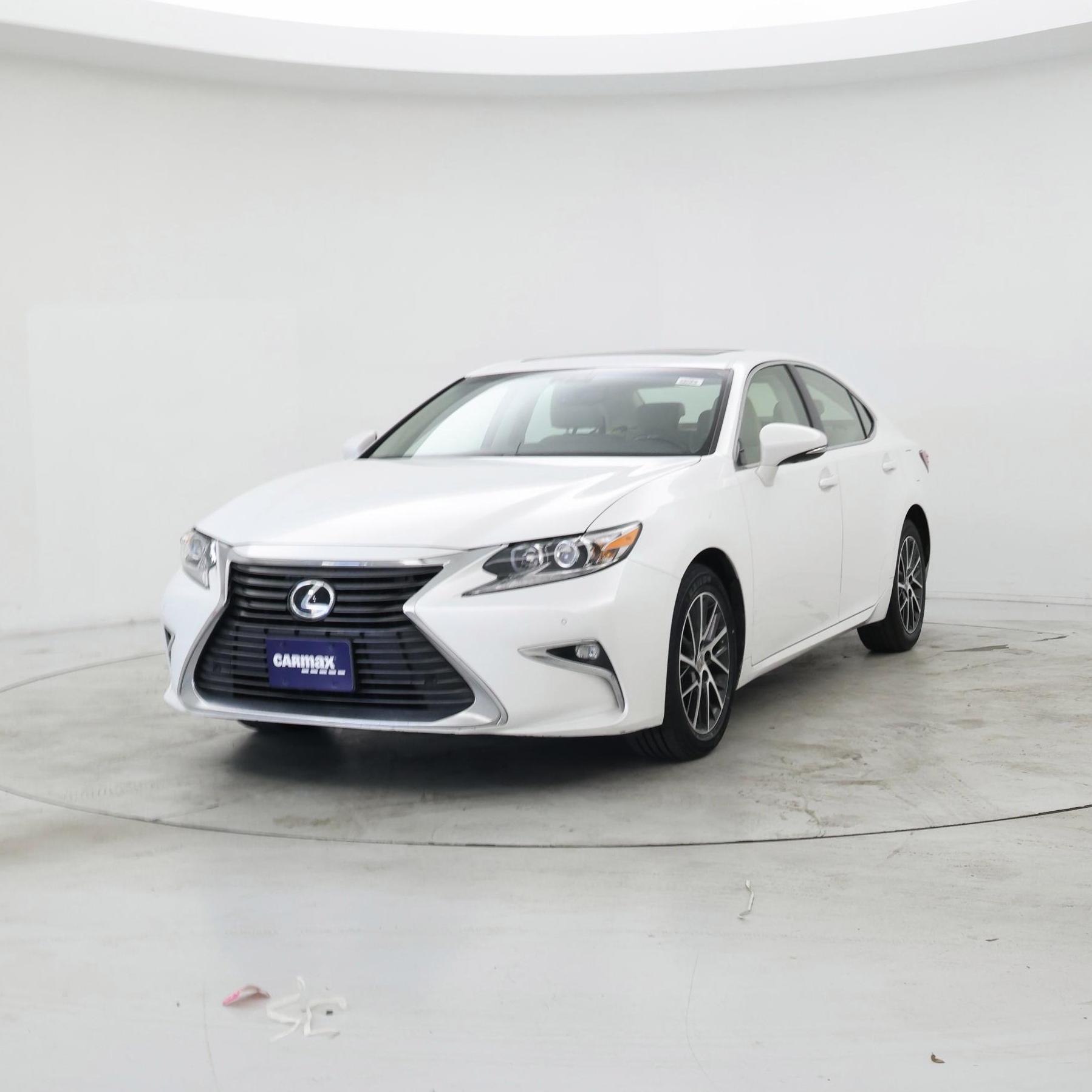 Thumbnail: 2016 Lexus ES - 4