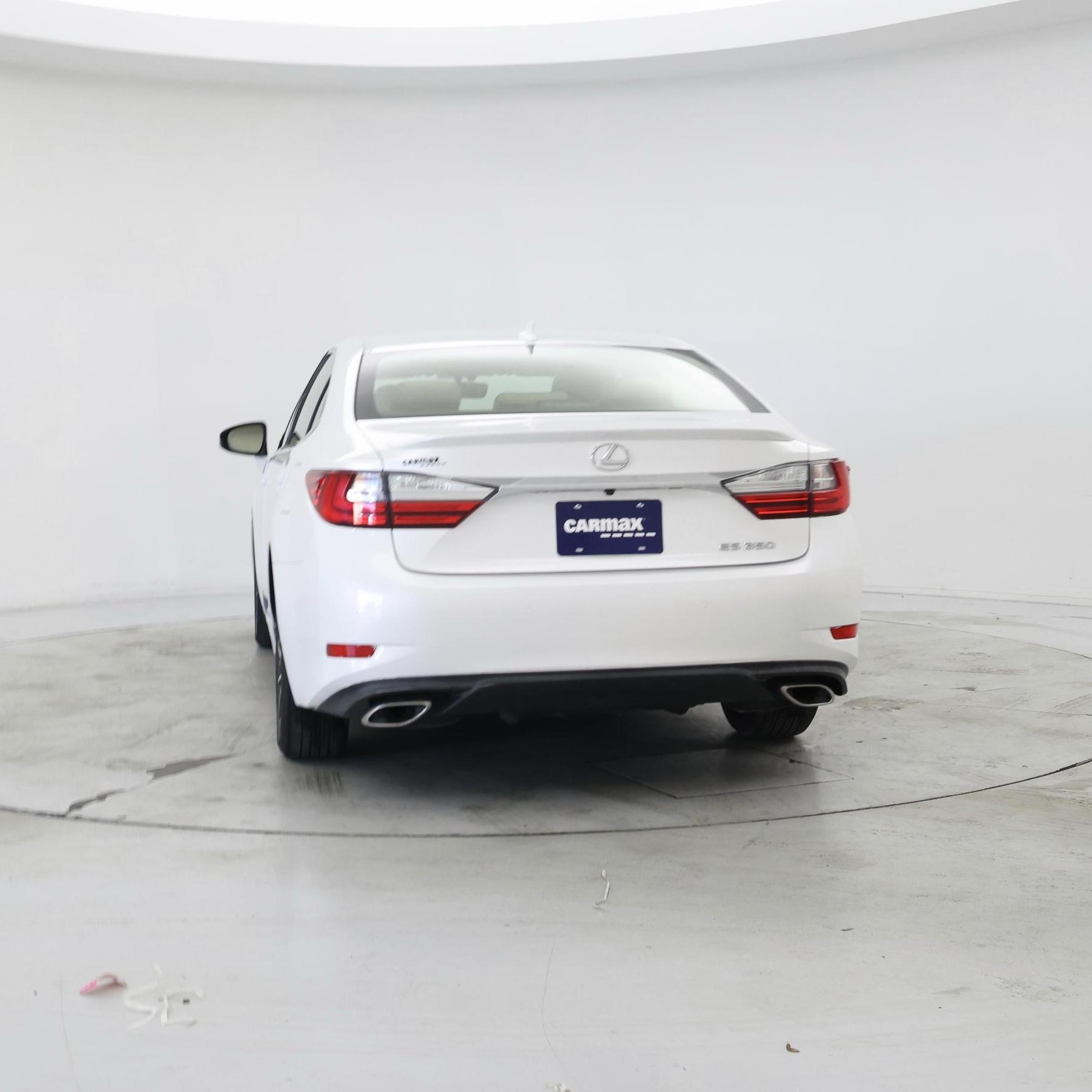 Thumbnail: 2016 Lexus ES - 6