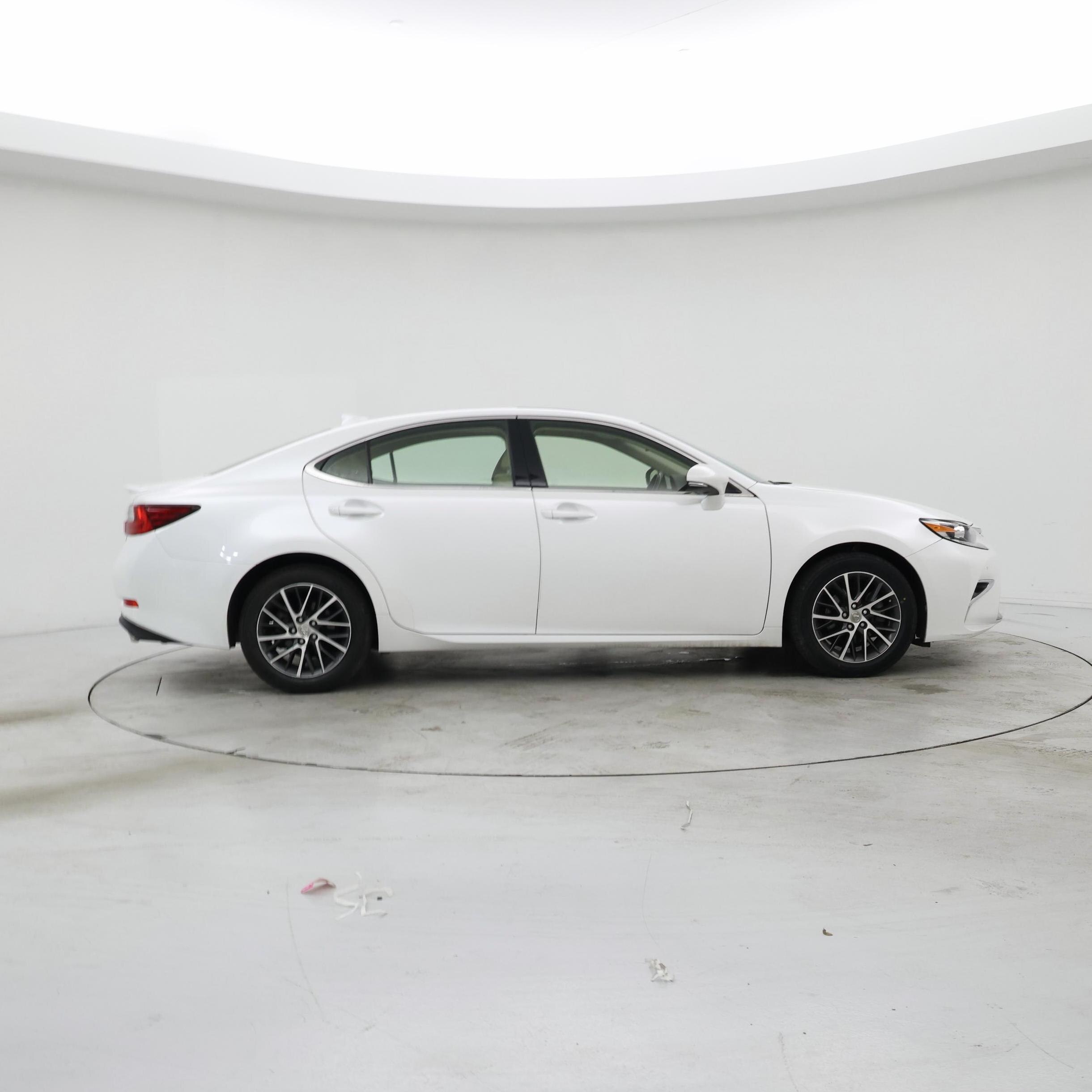 Thumbnail: 2016 Lexus ES - 7
