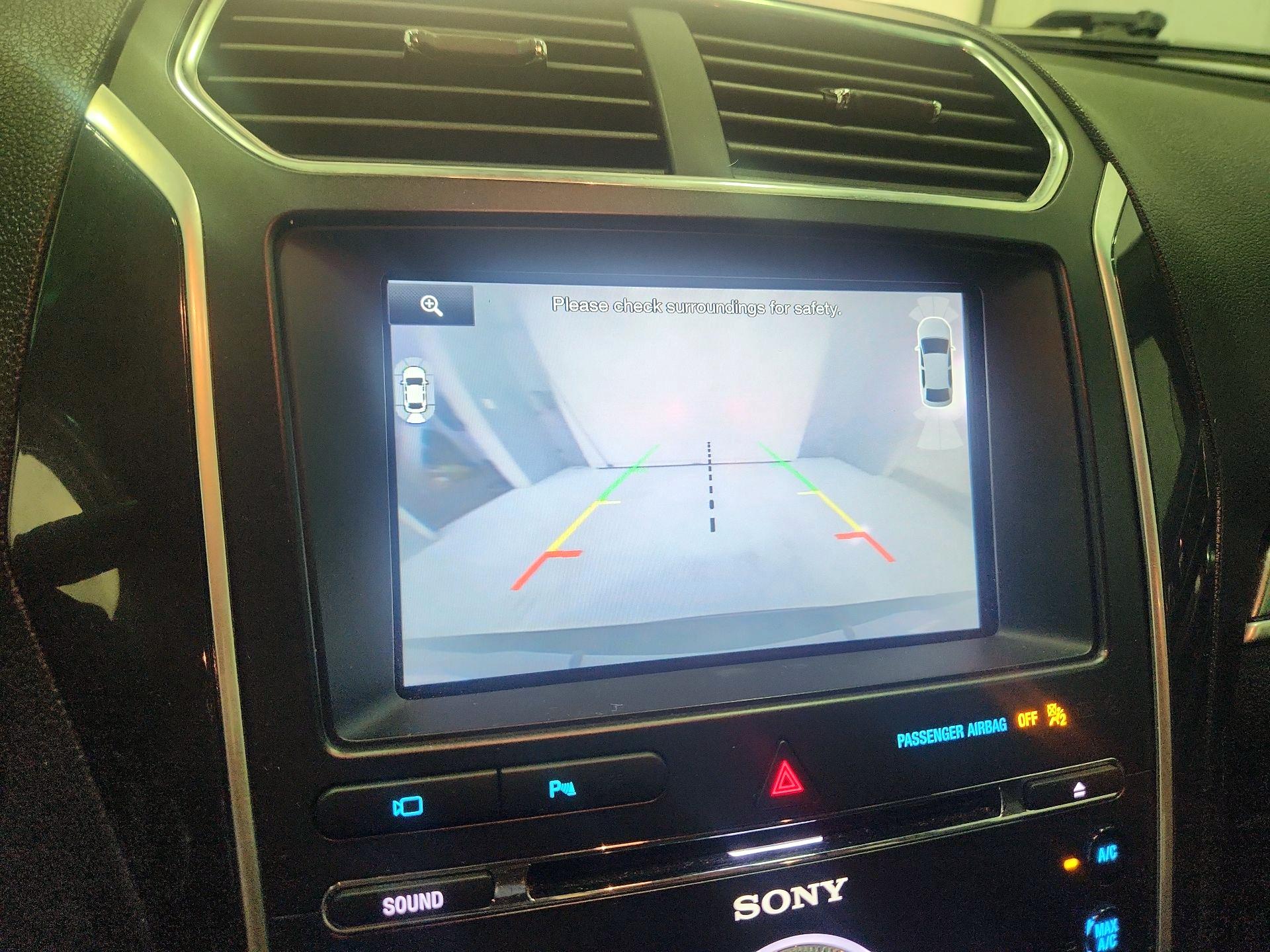 Thumbnail: 2016 Ford Explorer - 15