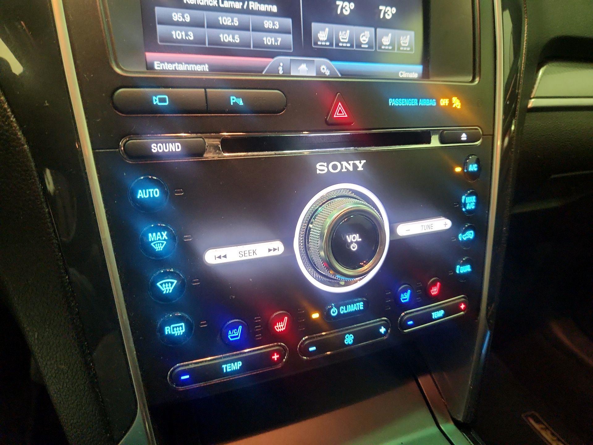 Thumbnail: 2016 Ford Explorer - 17