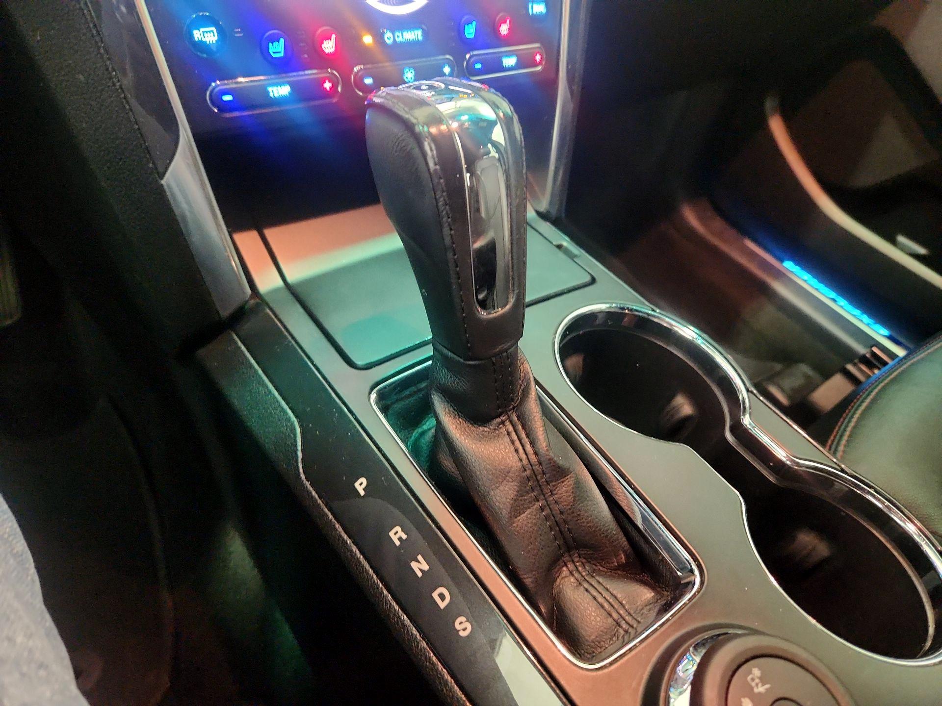 Thumbnail: 2016 Ford Explorer - 18