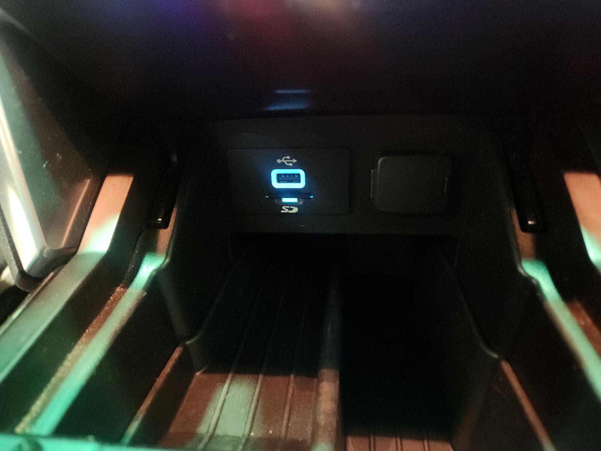 Thumbnail: 2016 Ford Explorer - 19