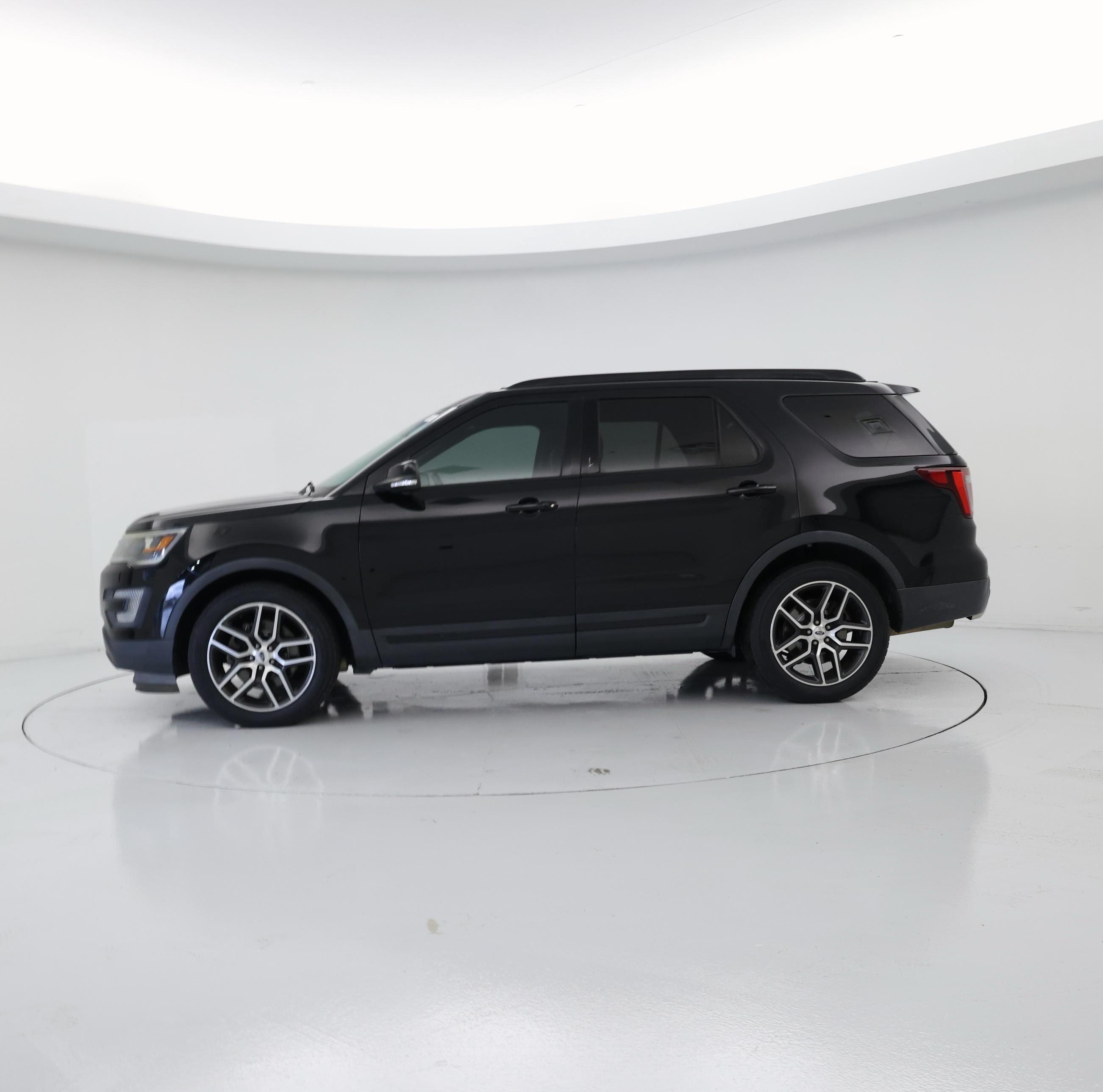 Thumbnail: 2016 Ford Explorer - 3