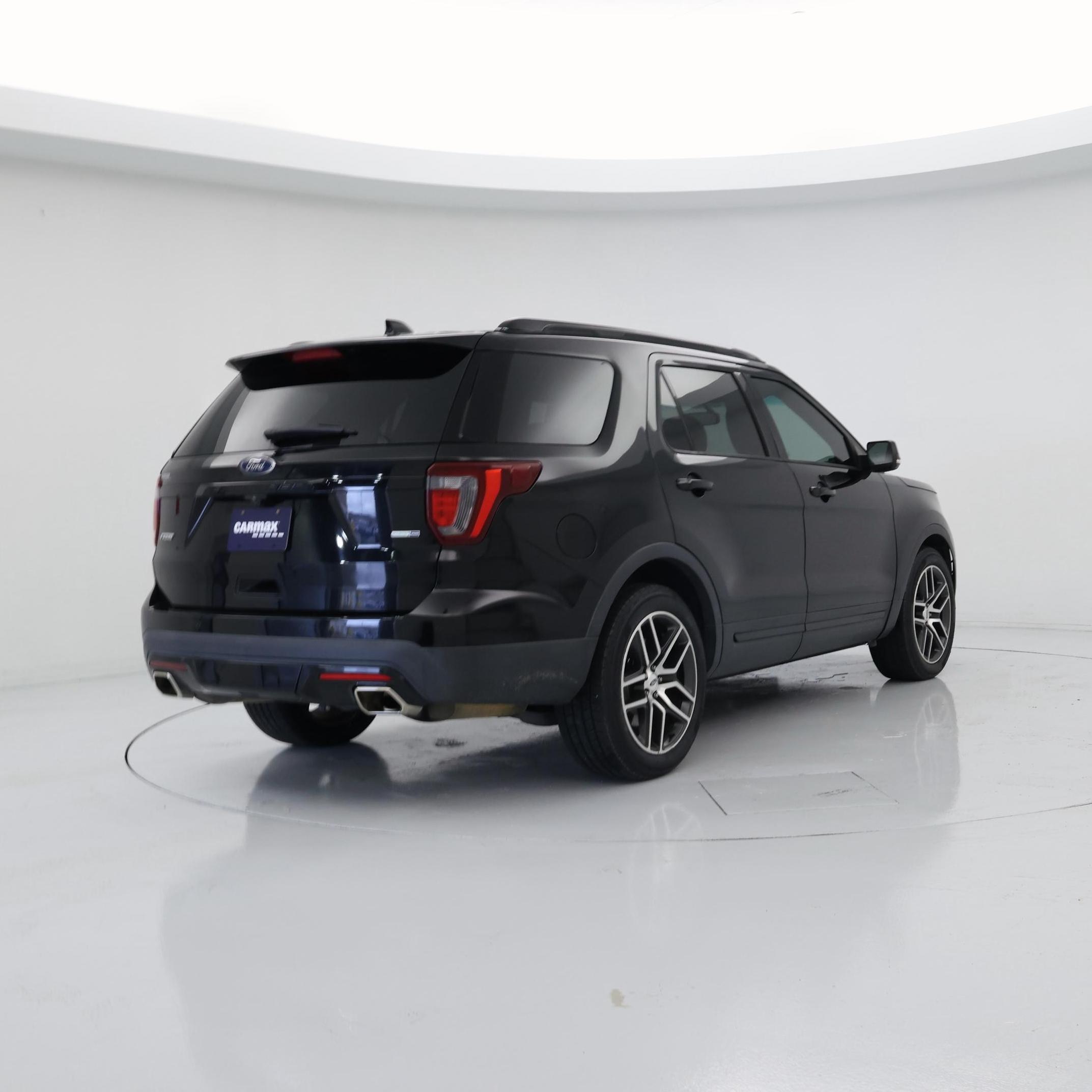 Thumbnail: 2016 Ford Explorer - 8