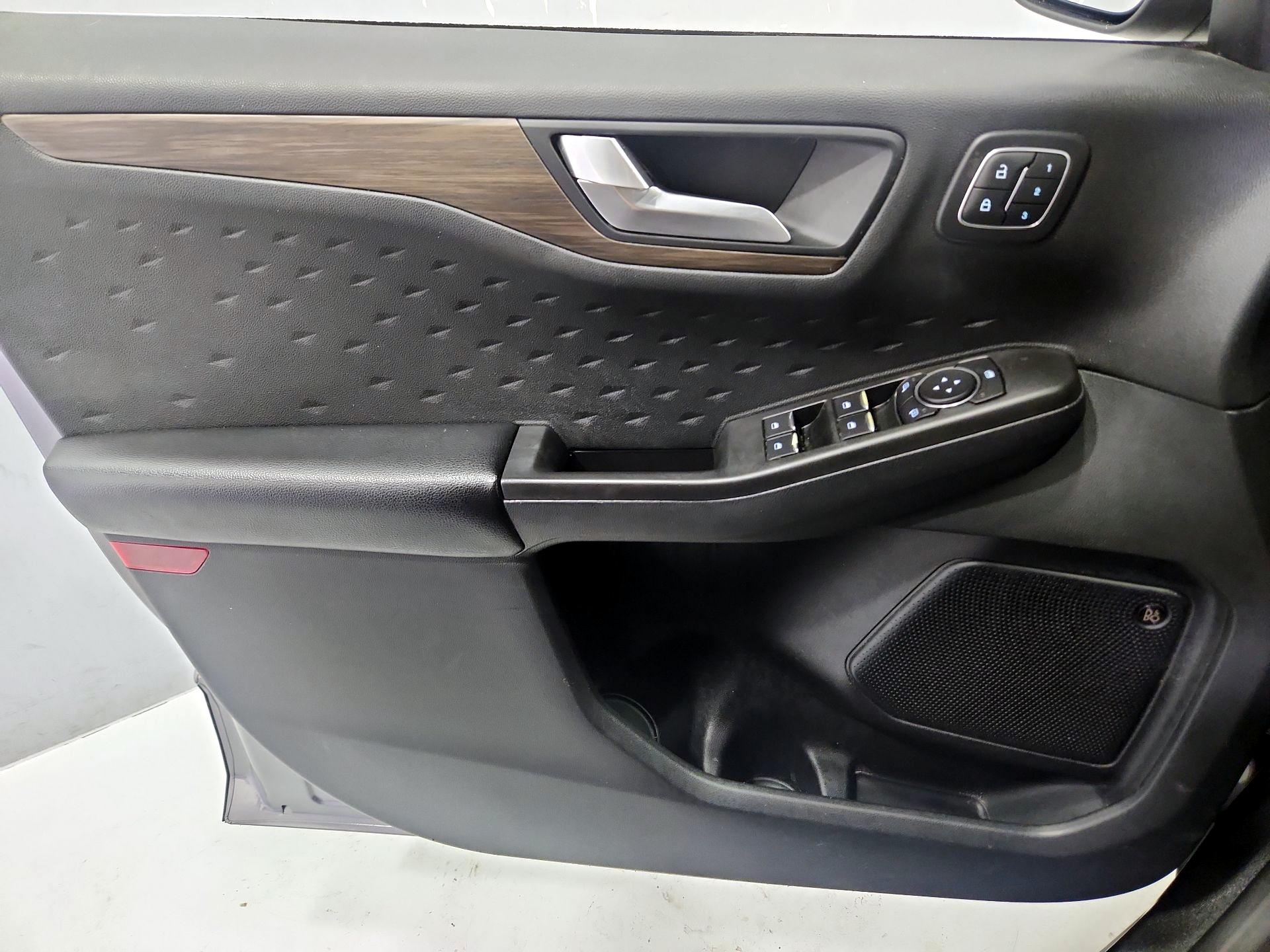 Thumbnail: 2020 Ford Escape - 12