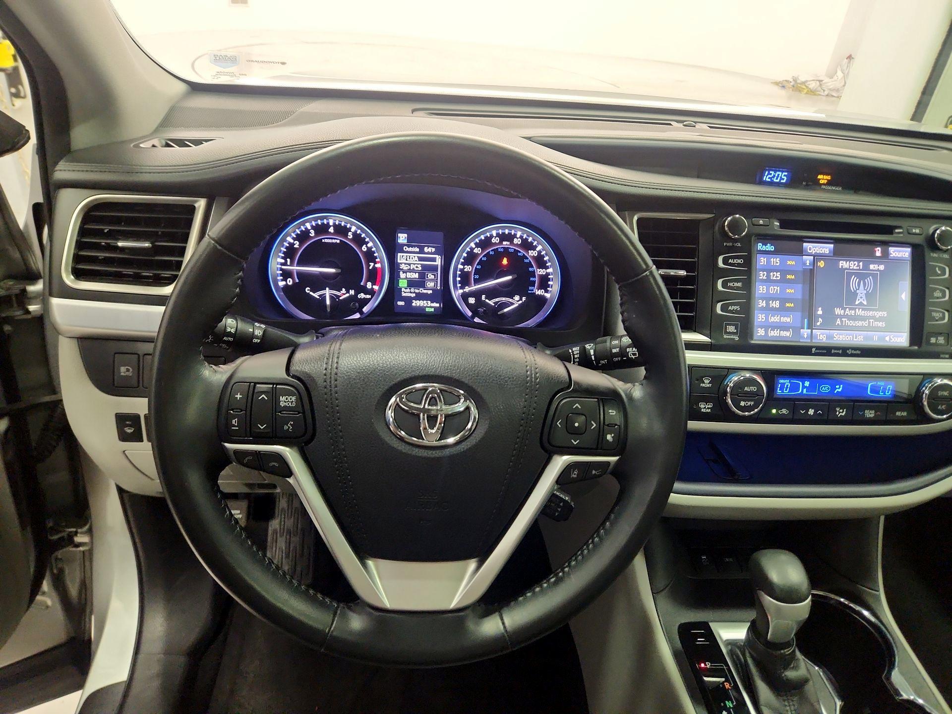 Thumbnail: 2018 Toyota Highlander - 10