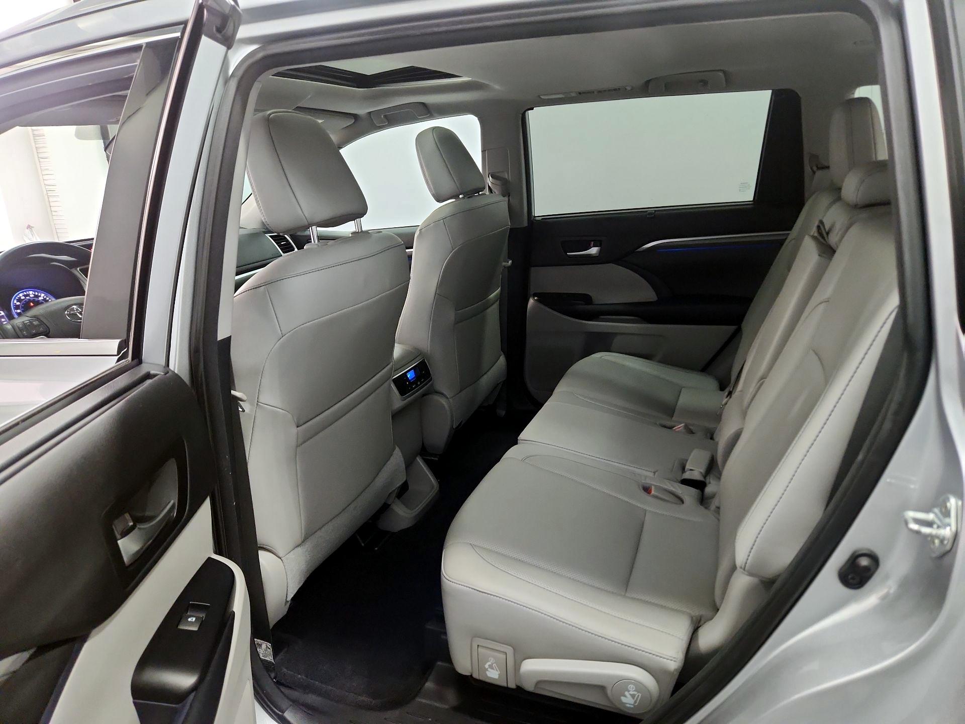 Thumbnail: 2018 Toyota Highlander - 20