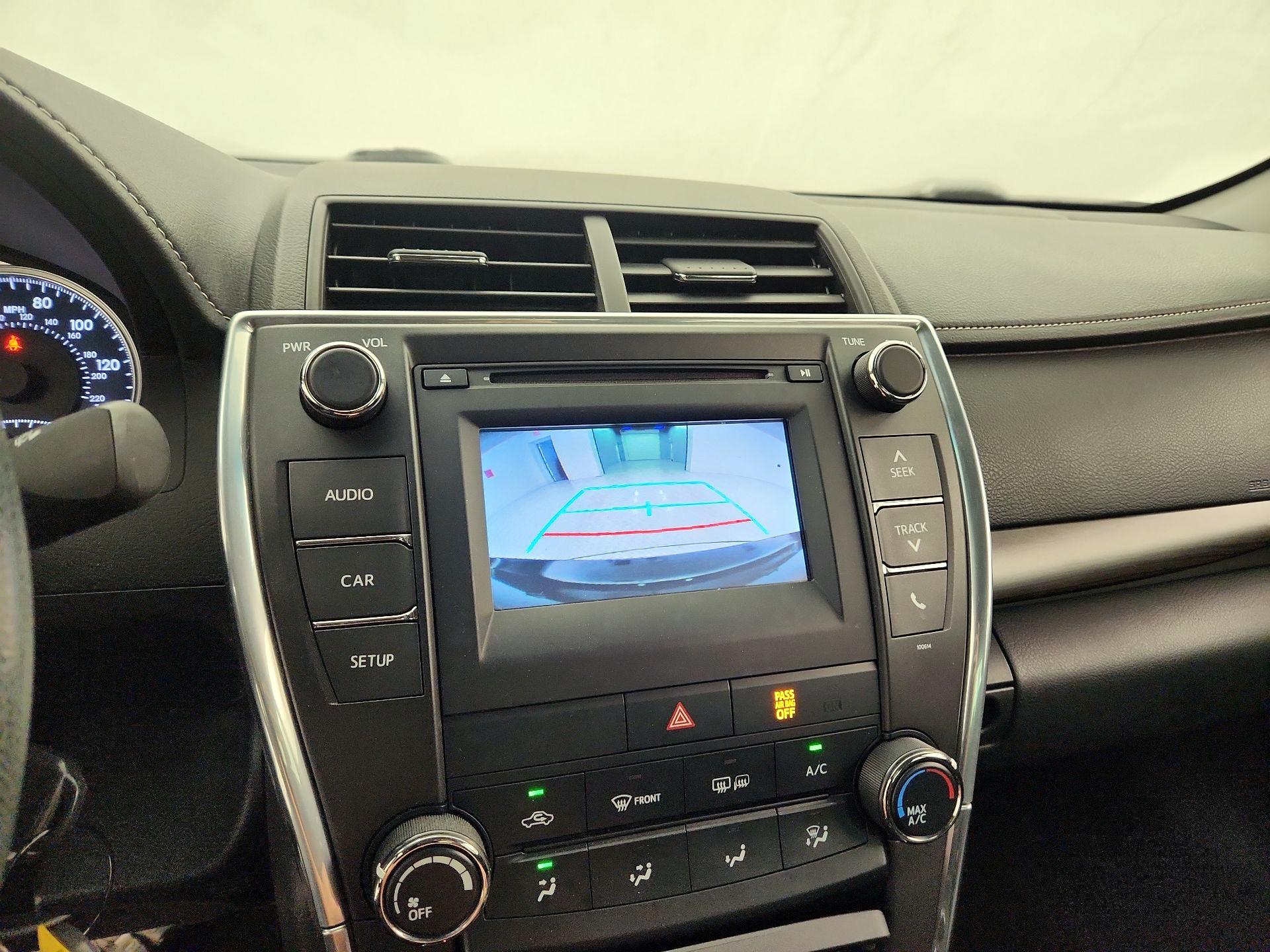 Thumbnail: 2016 Toyota Camry - 14