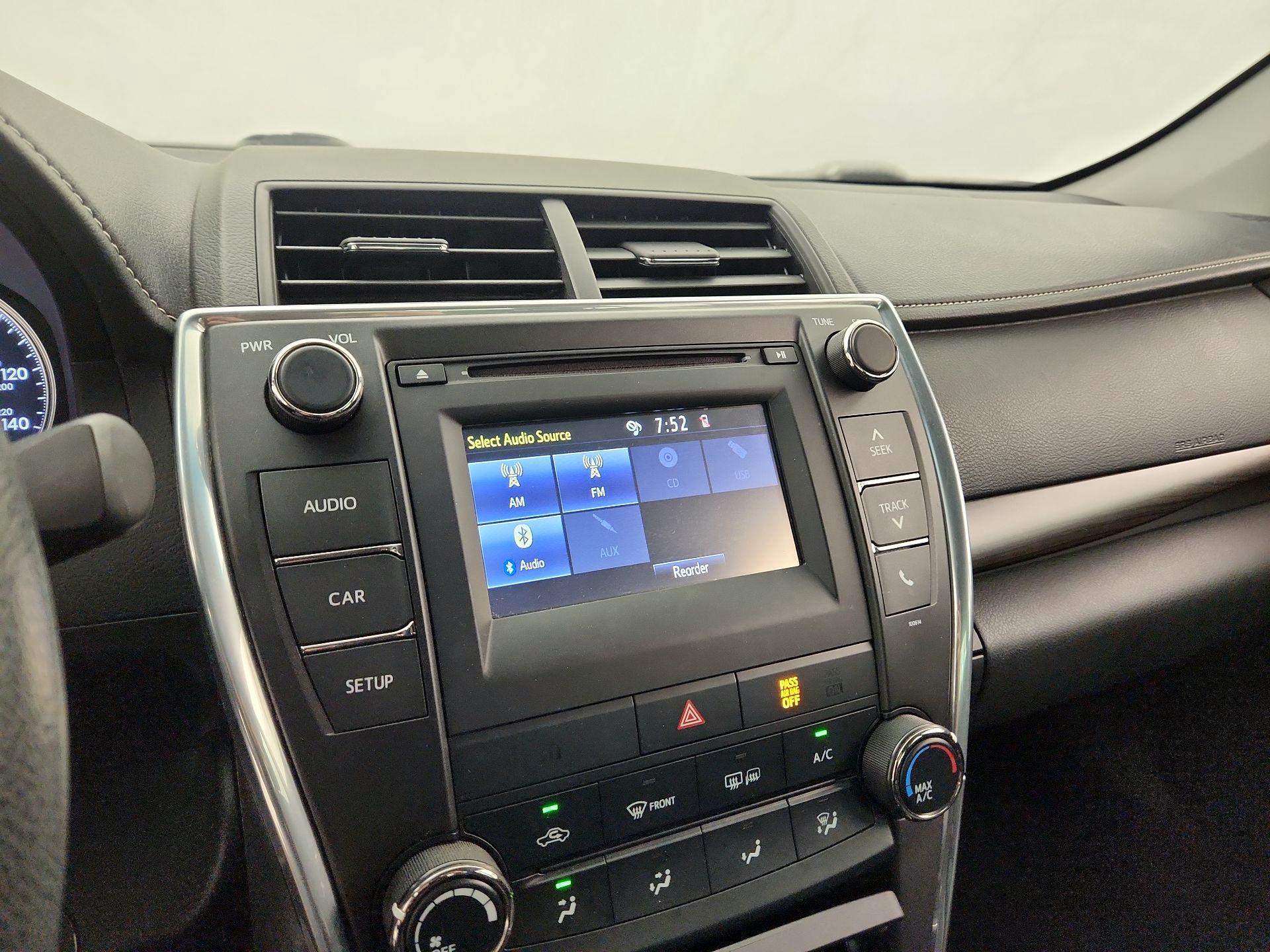 Thumbnail: 2016 Toyota Camry - 15