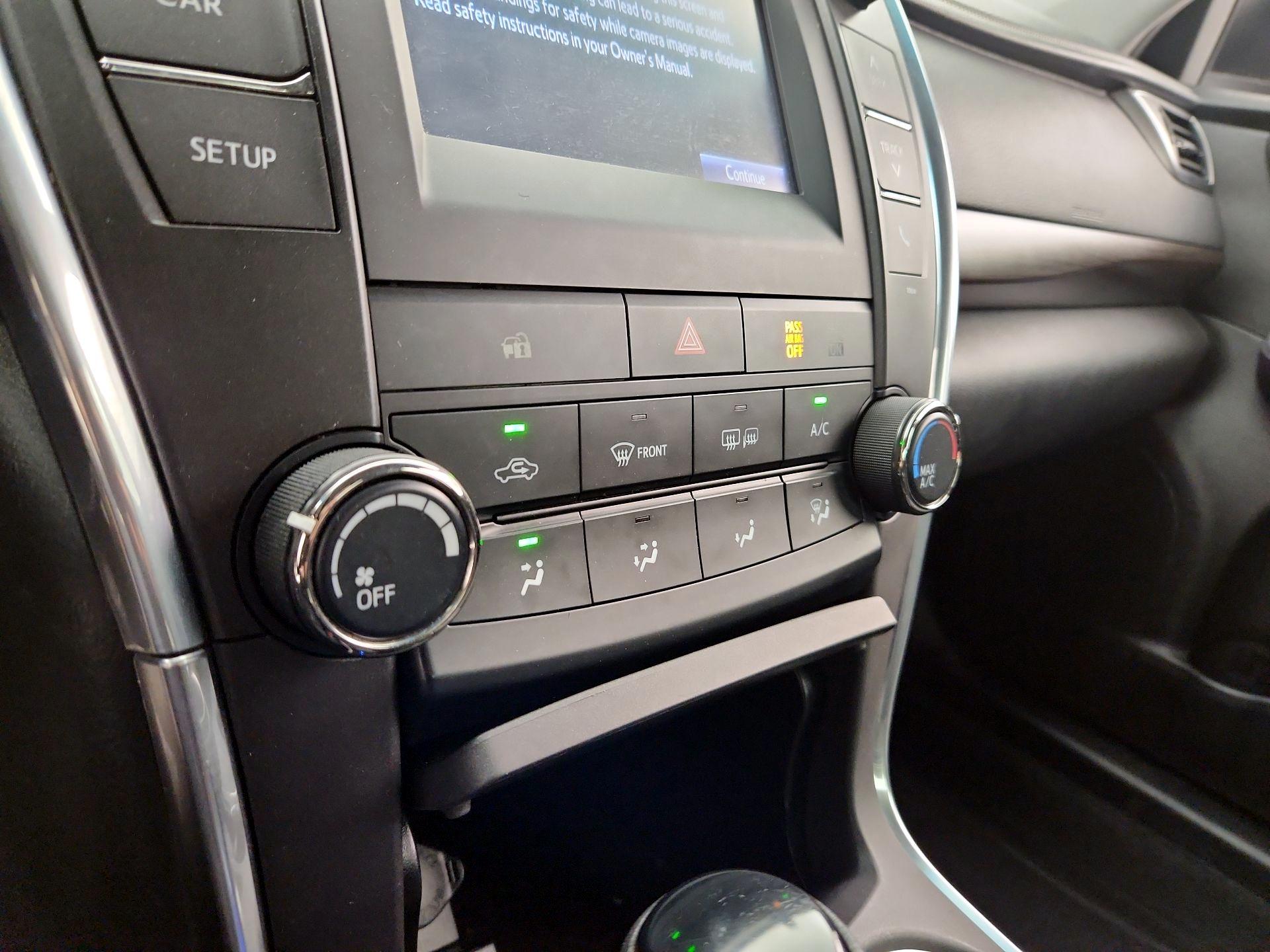 Thumbnail: 2016 Toyota Camry - 16